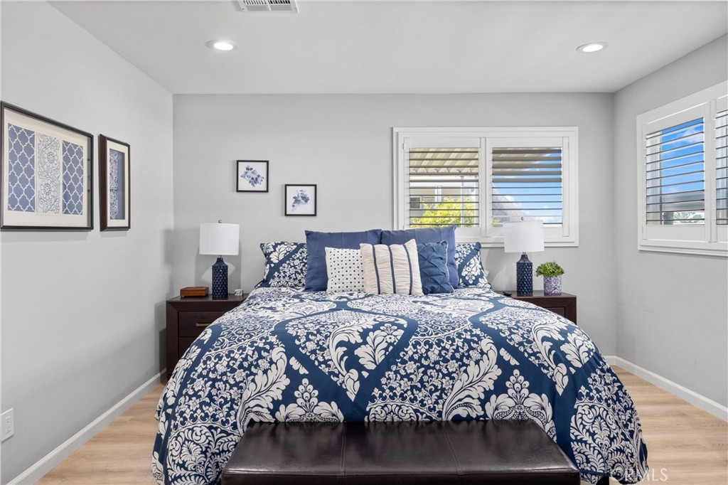 16942 Lake Terrace Way 1