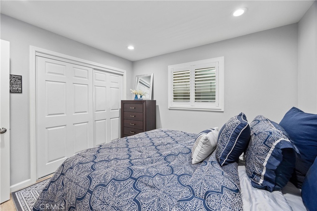 16942 Lake Terrace Way 1