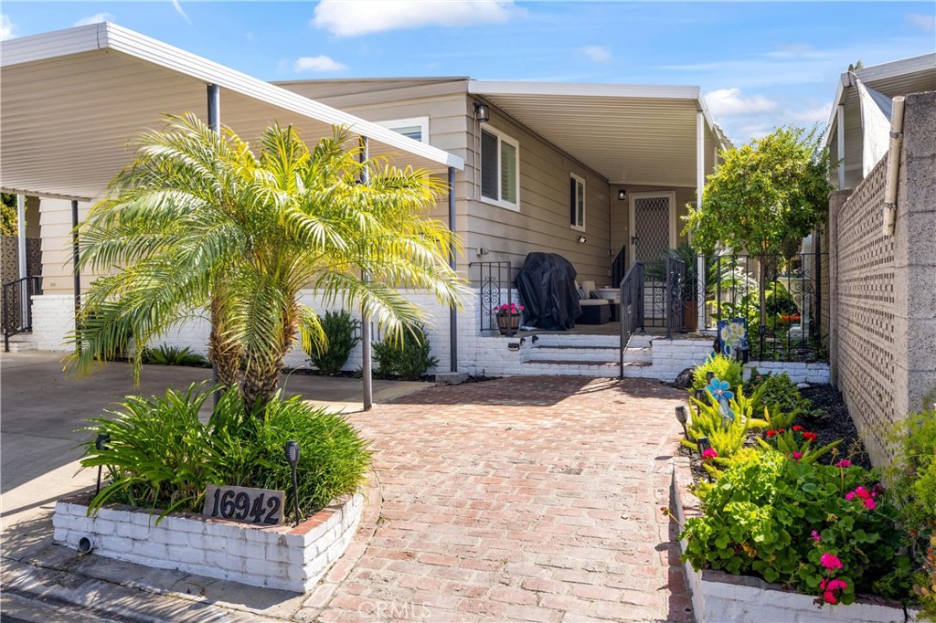 16942 Lake Terrace Way 1