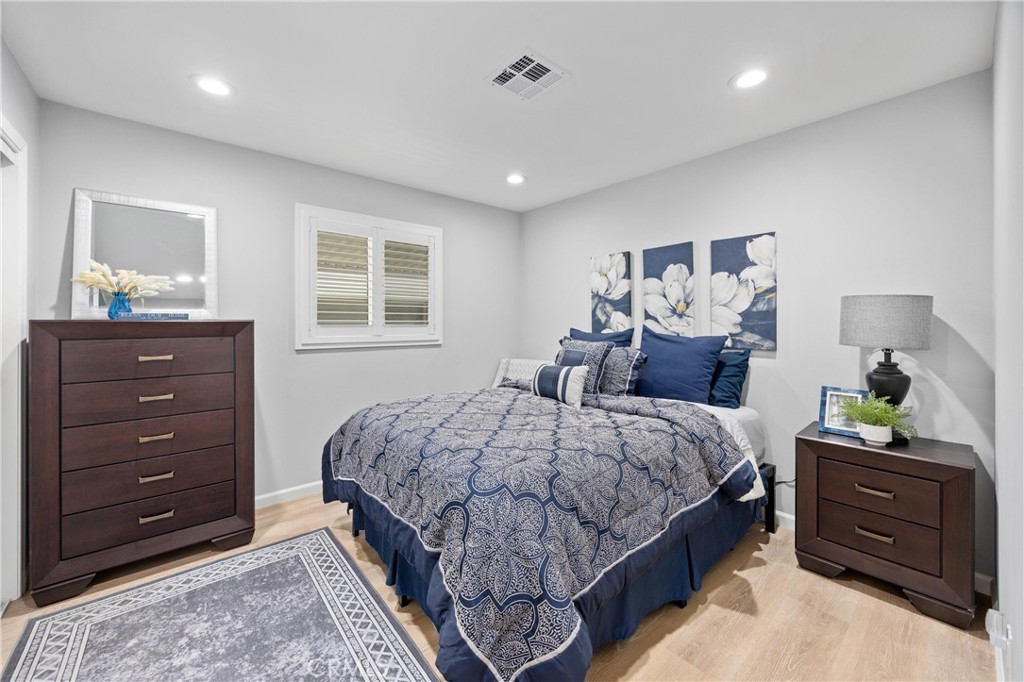 16942 Lake Terrace Way 1