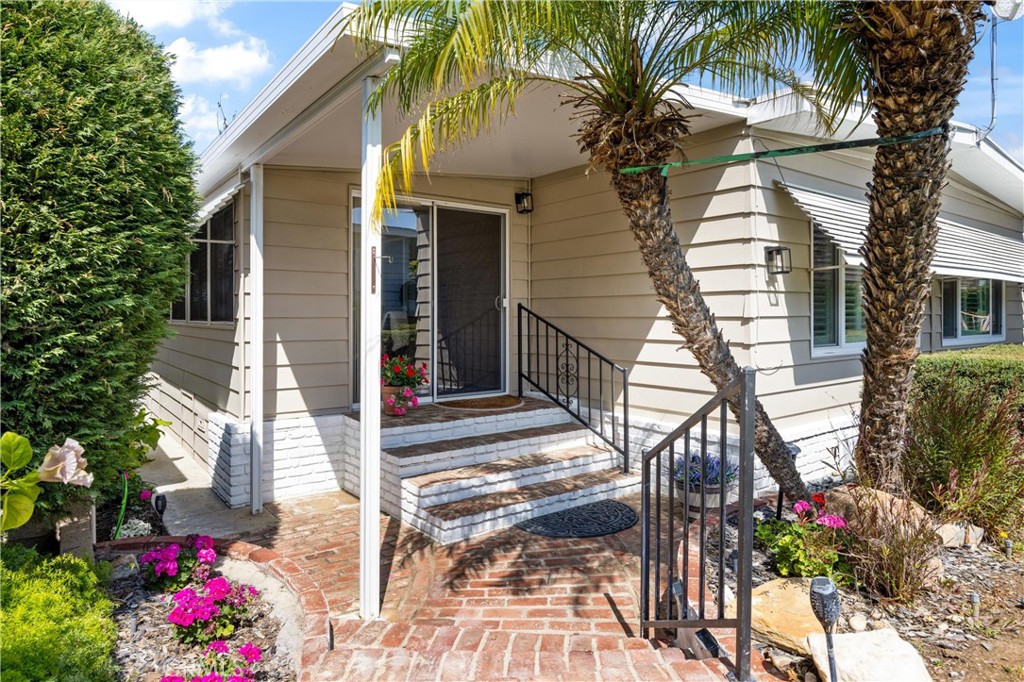 16942 Lake Terrace Way 1