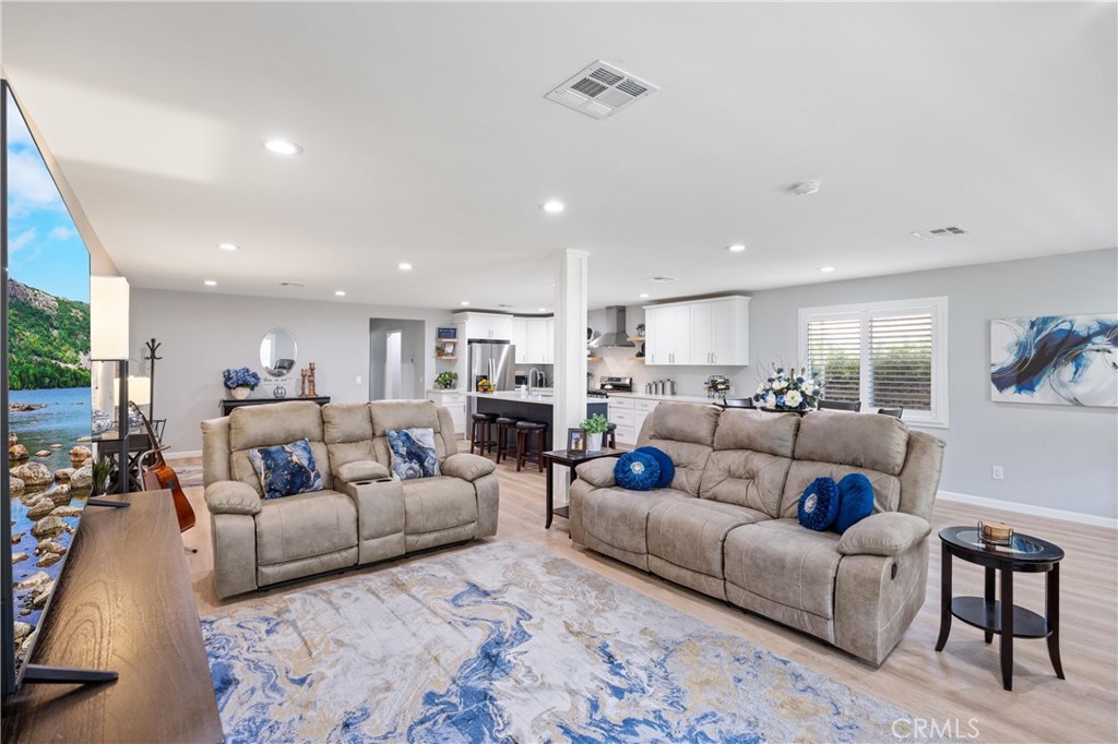 16942 Lake Terrace Way 1