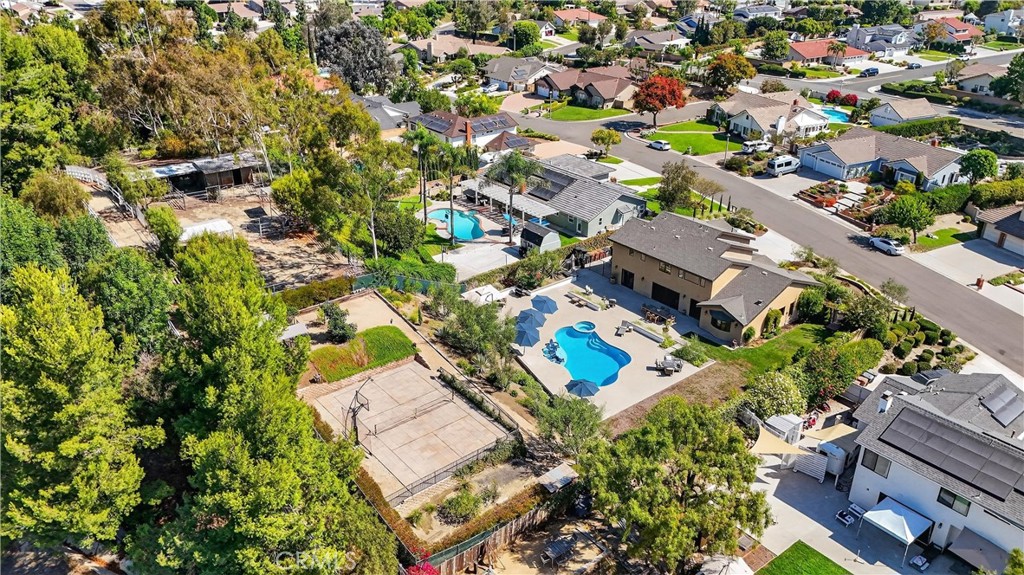 5505 Calle Vista Linda