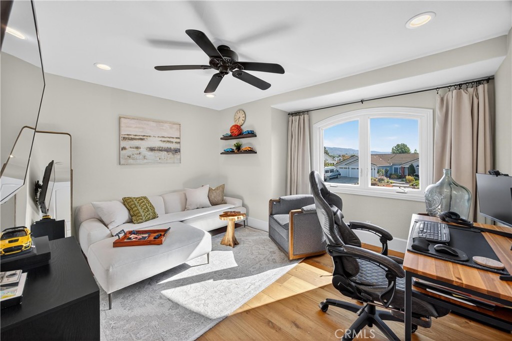 5505 Calle Vista Linda