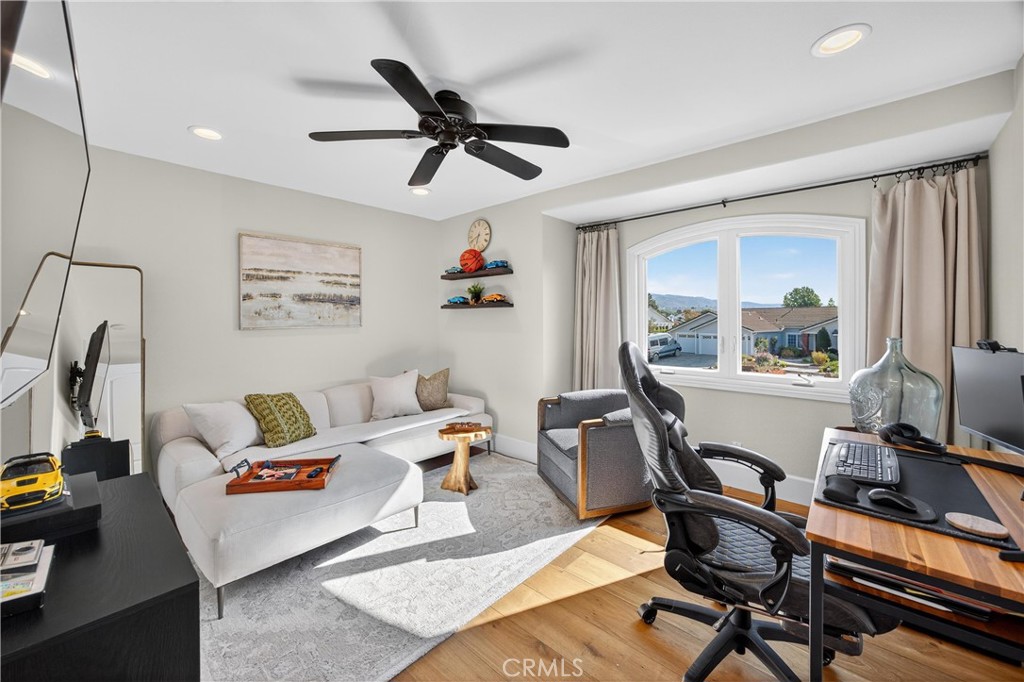 5505 Calle Vista Linda