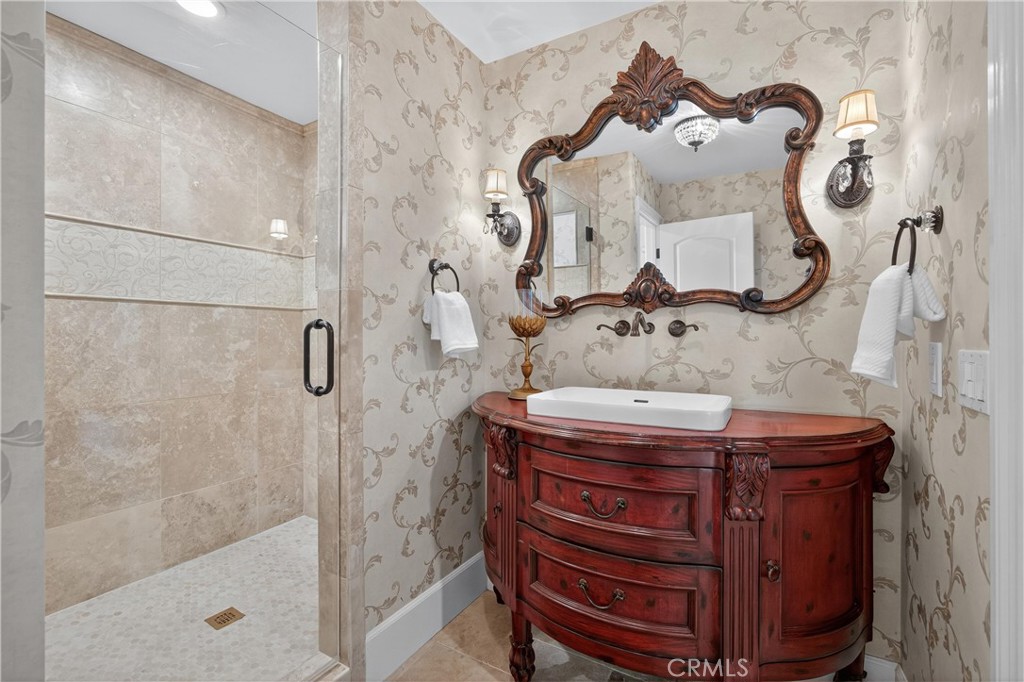 5505 Calle Vista Linda