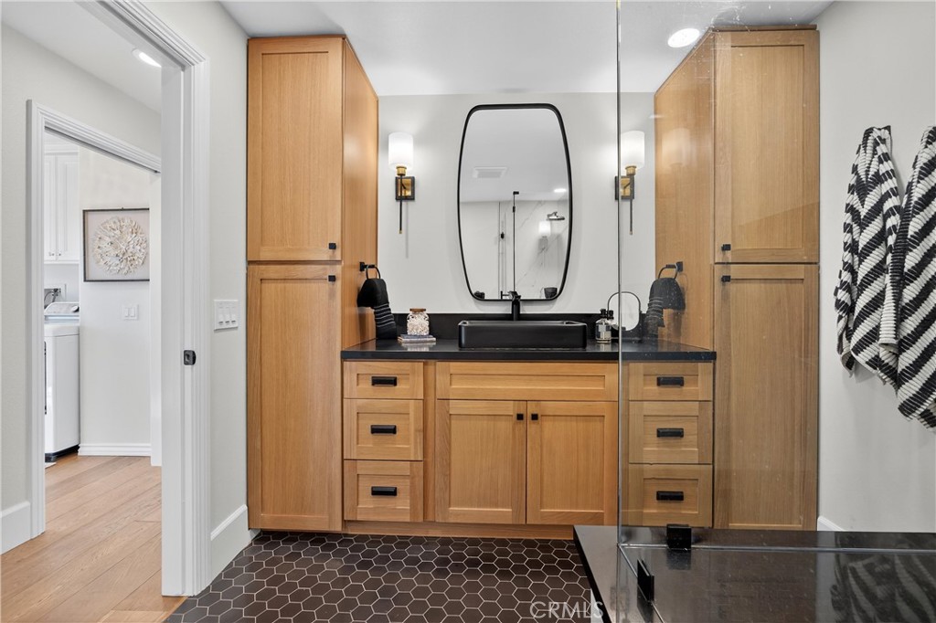 5505 Calle Vista Linda