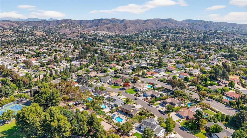 5505 Calle Vista Linda