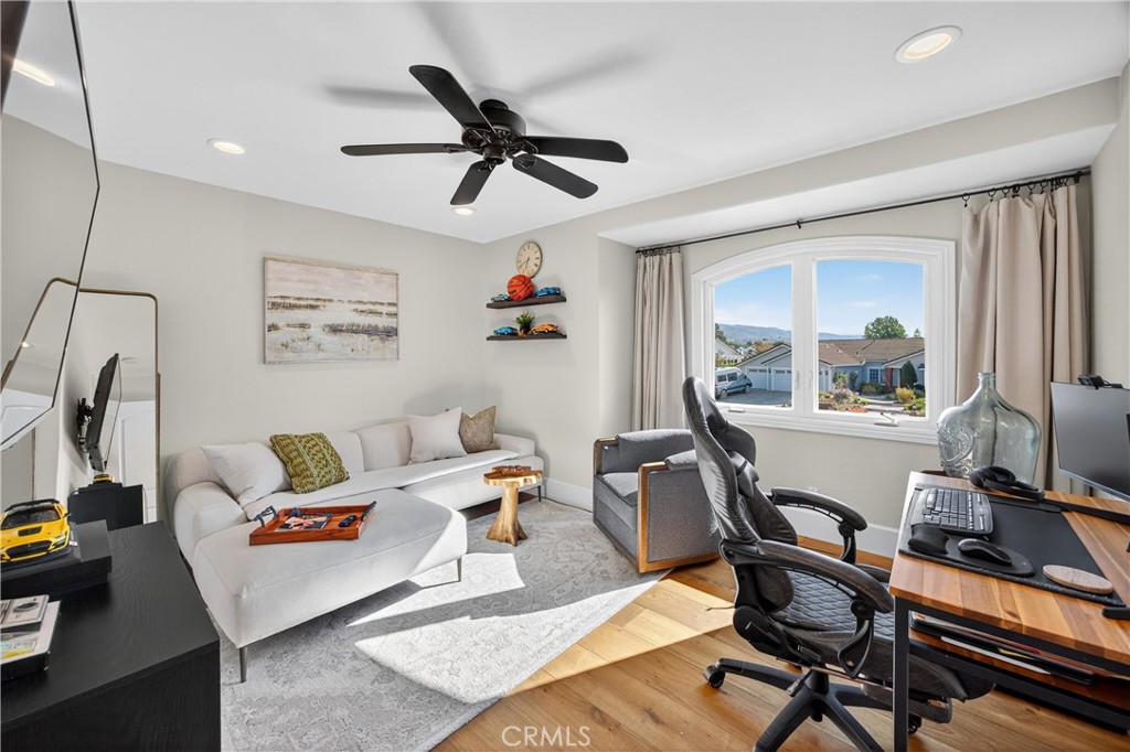 5505 Calle Vista Linda