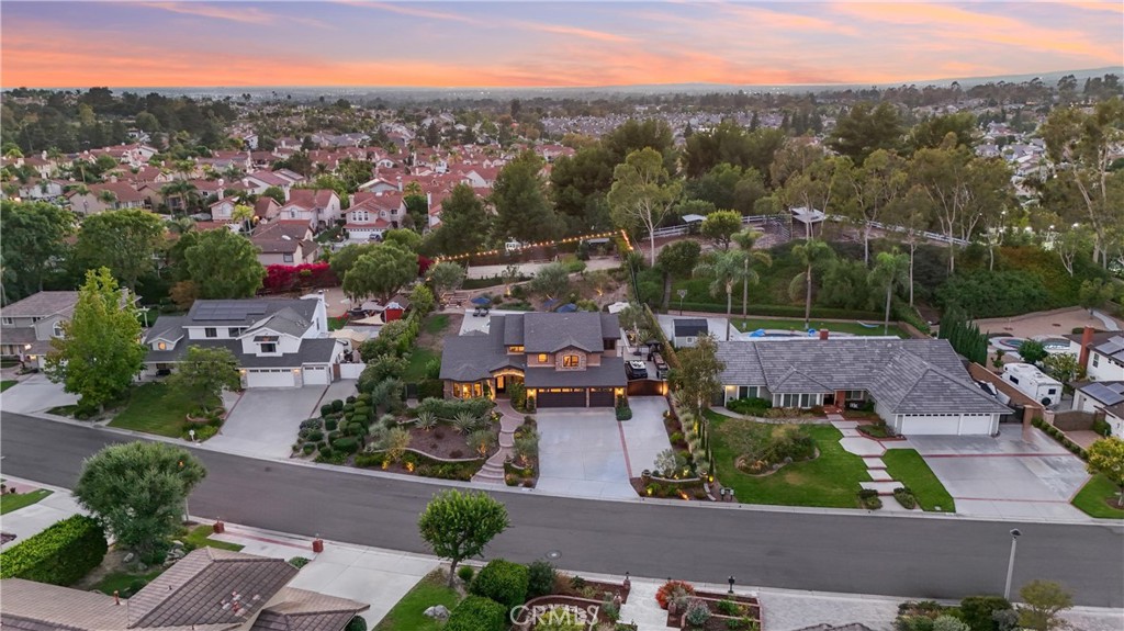 5505 Calle Vista Linda