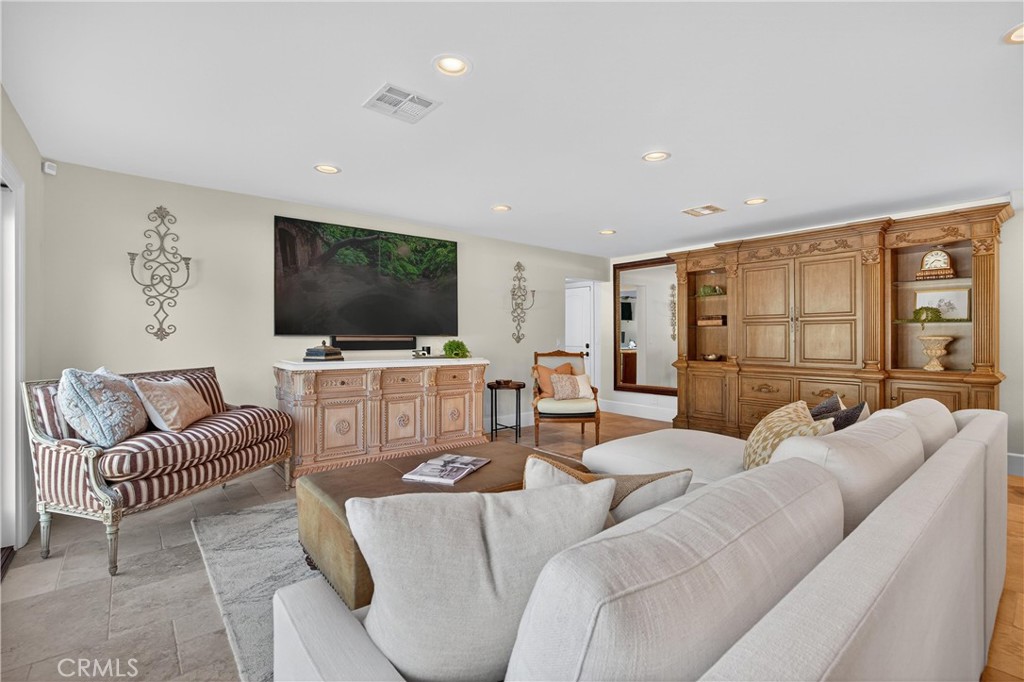 5505 Calle Vista Linda