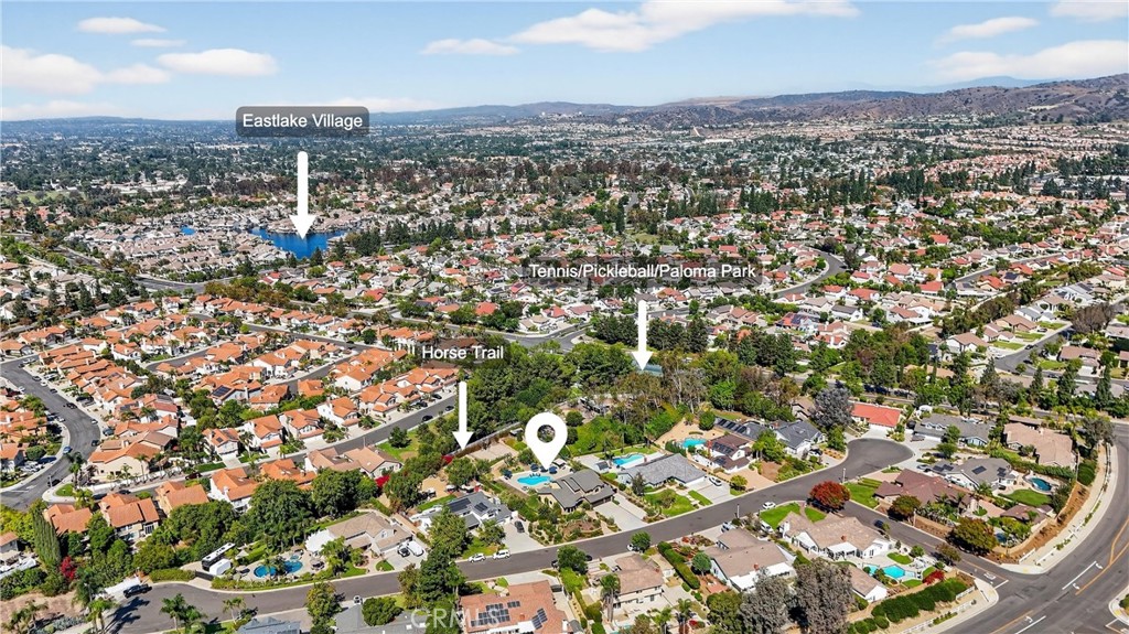 5505 Calle Vista Linda