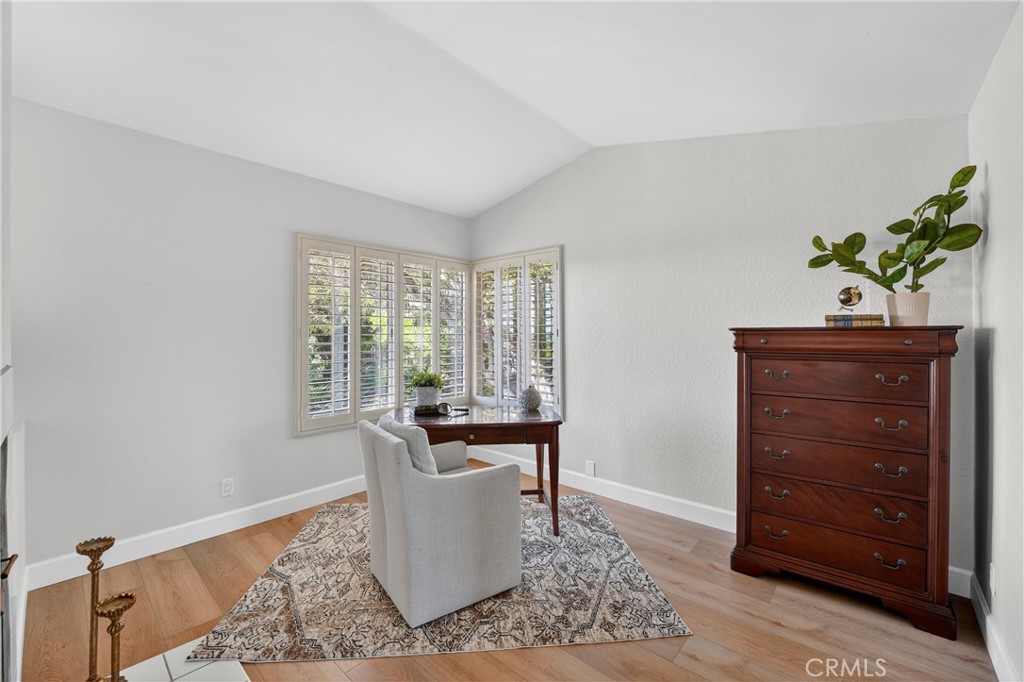 5515 Camino Vista