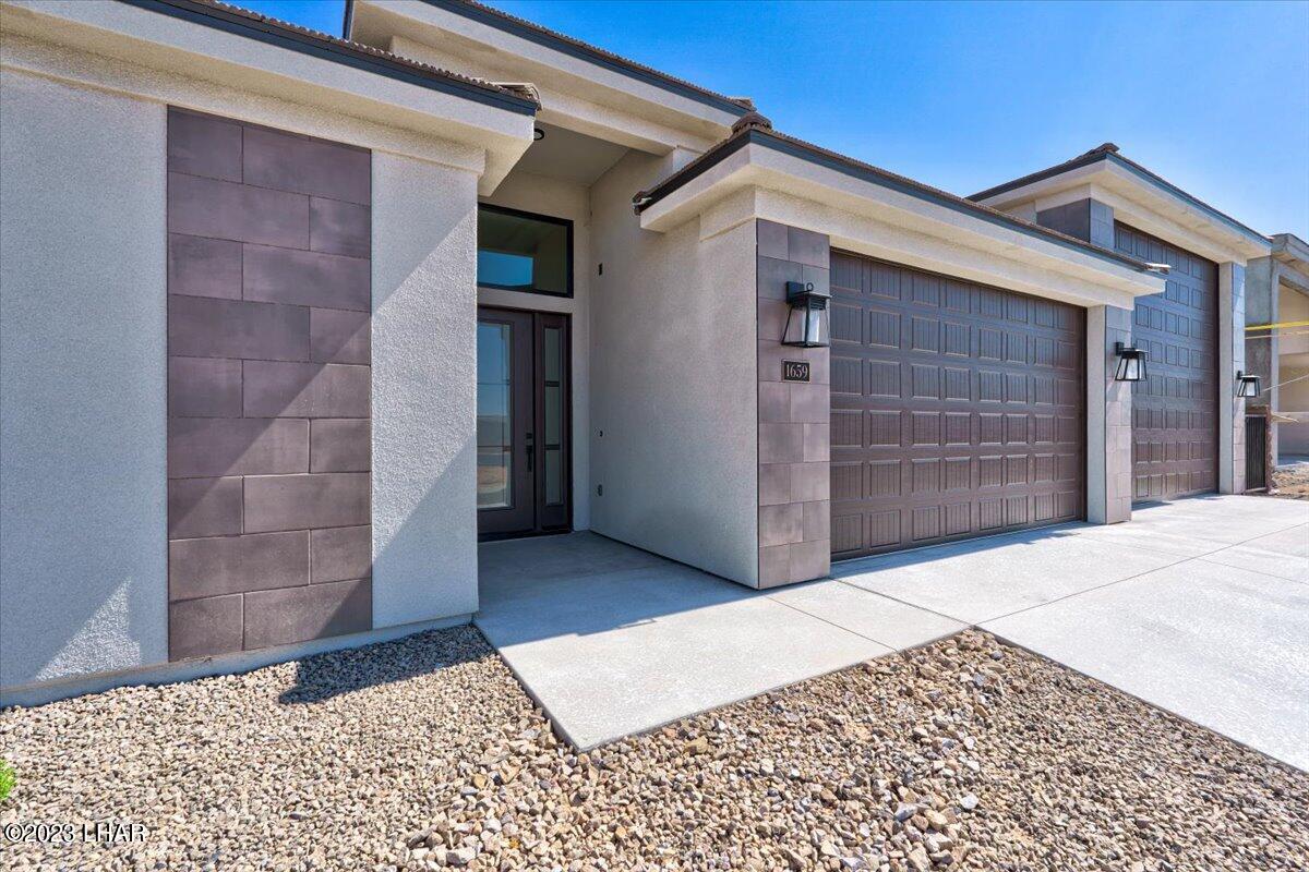 1659 E Sandra Dr