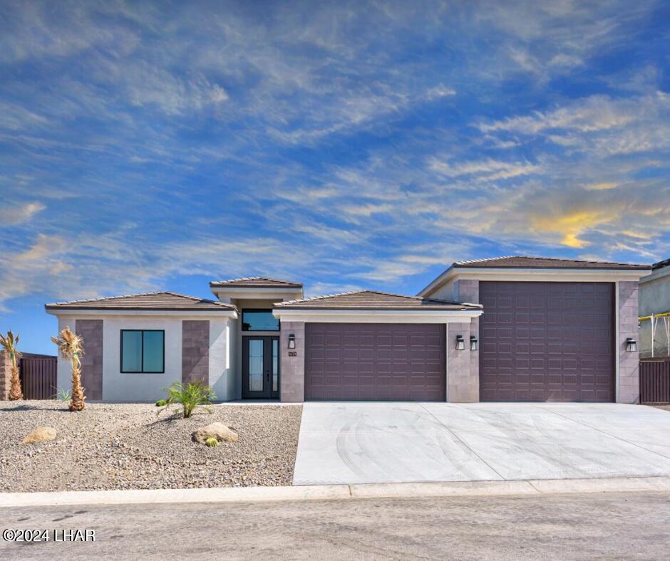 1659 E Sandra Dr