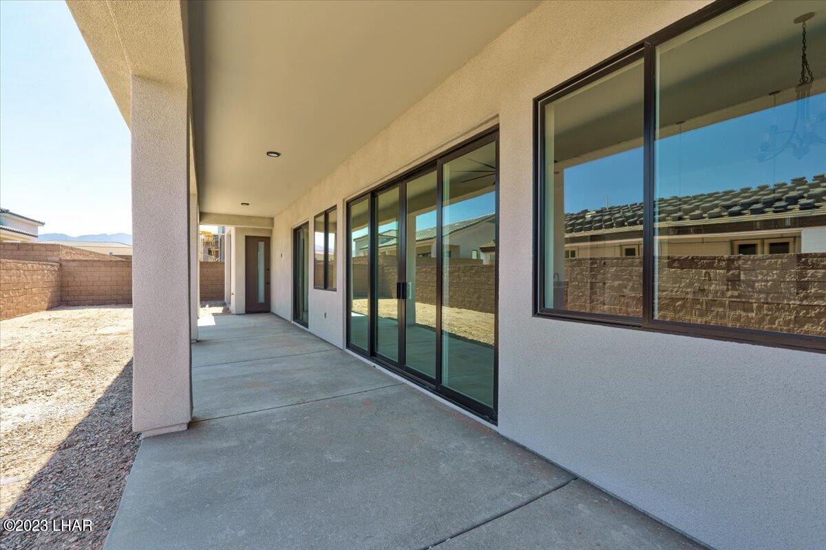 1659 E Sandra Dr