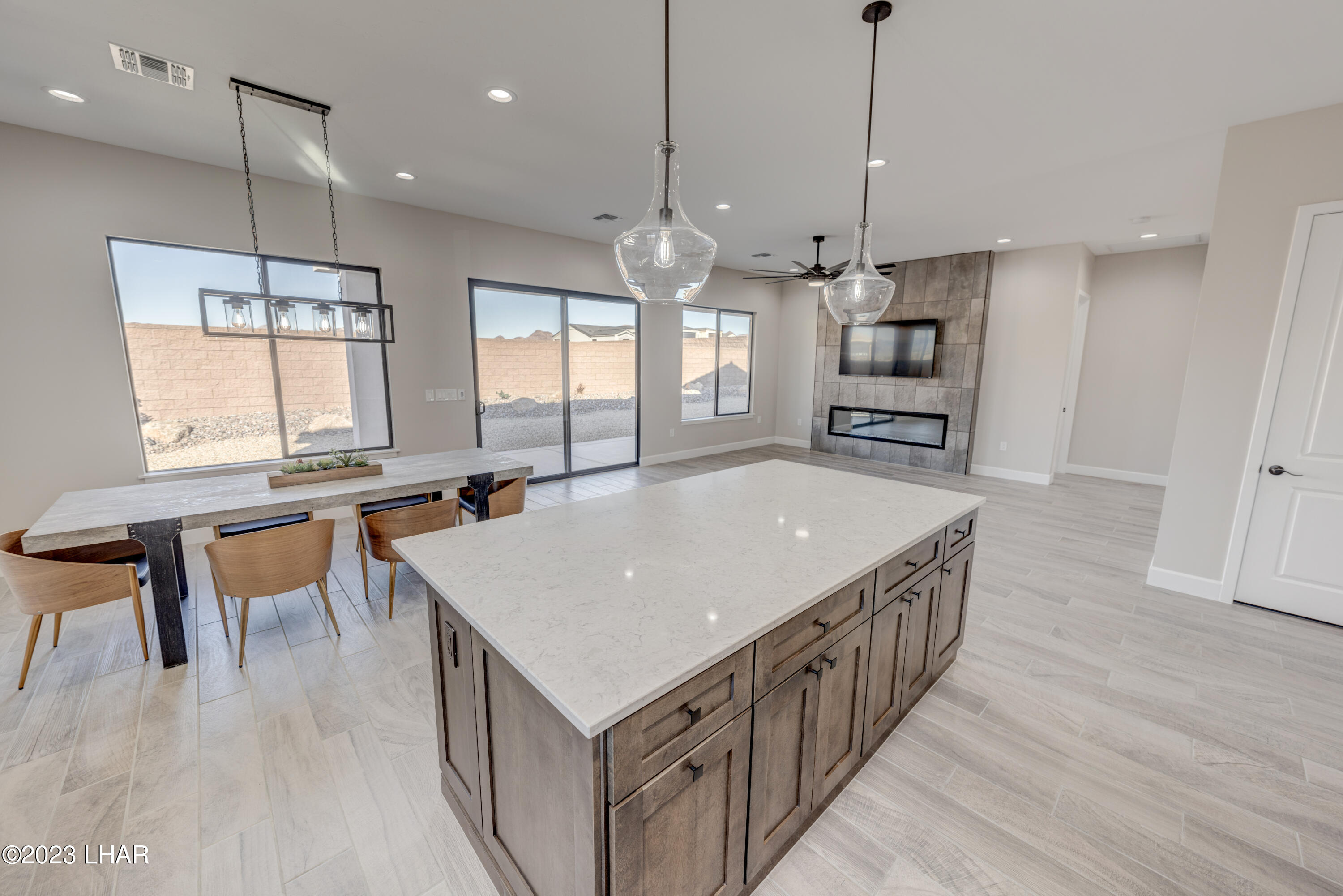 1824 The Jewel On-Your-Lot Plan