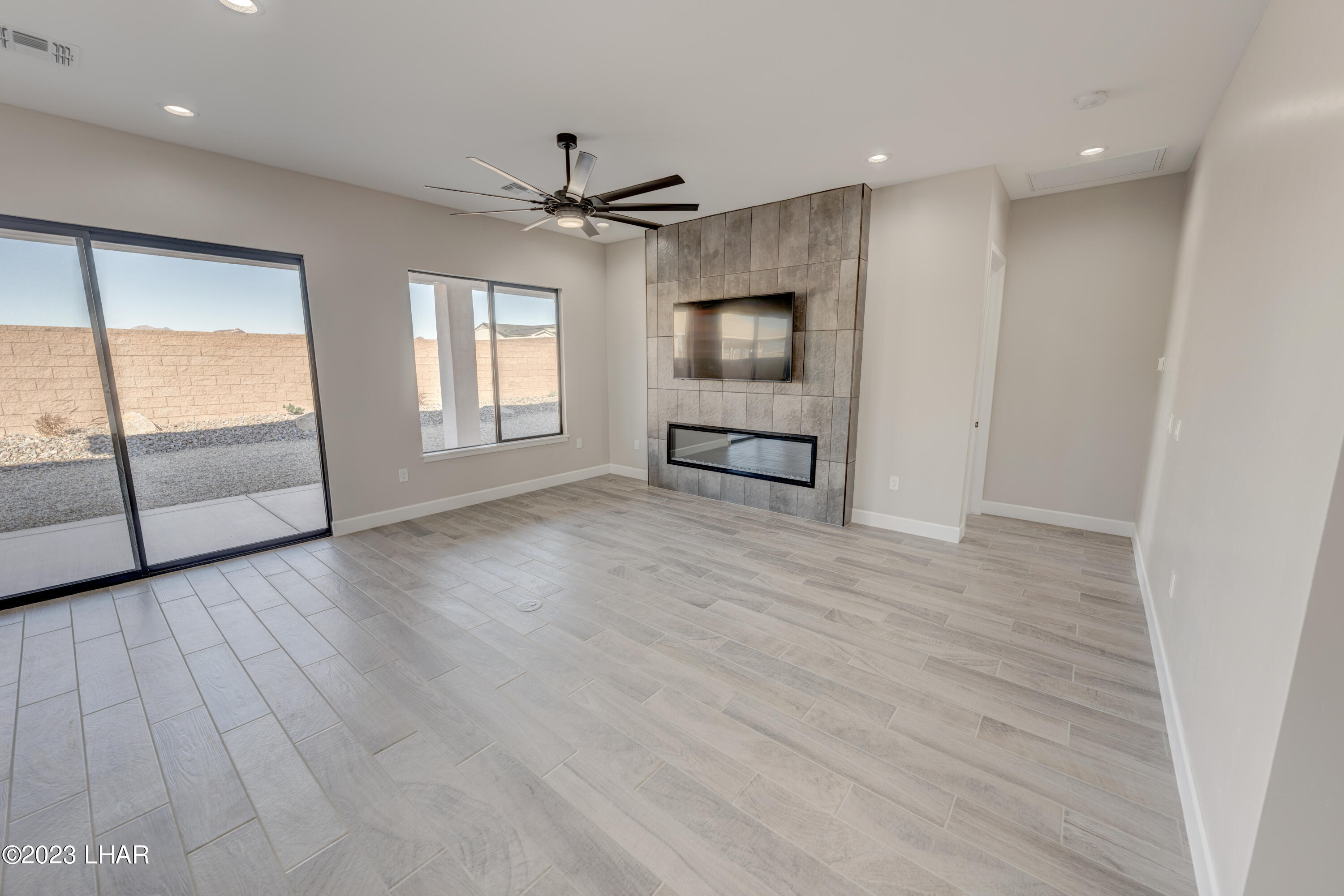 1824 The Jewel On-Your-Lot Plan