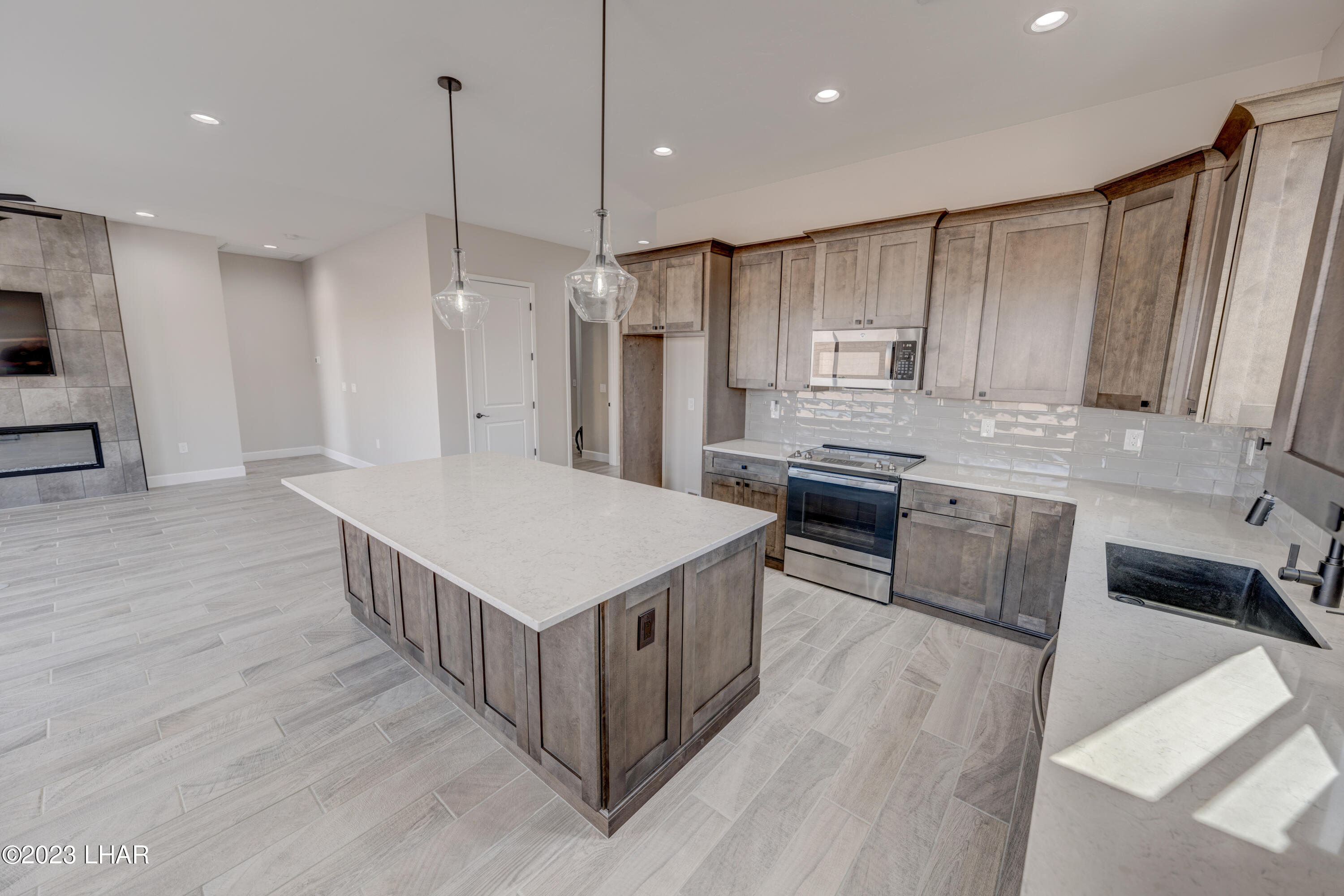 1824 The Jewel On-Your-Lot Plan
