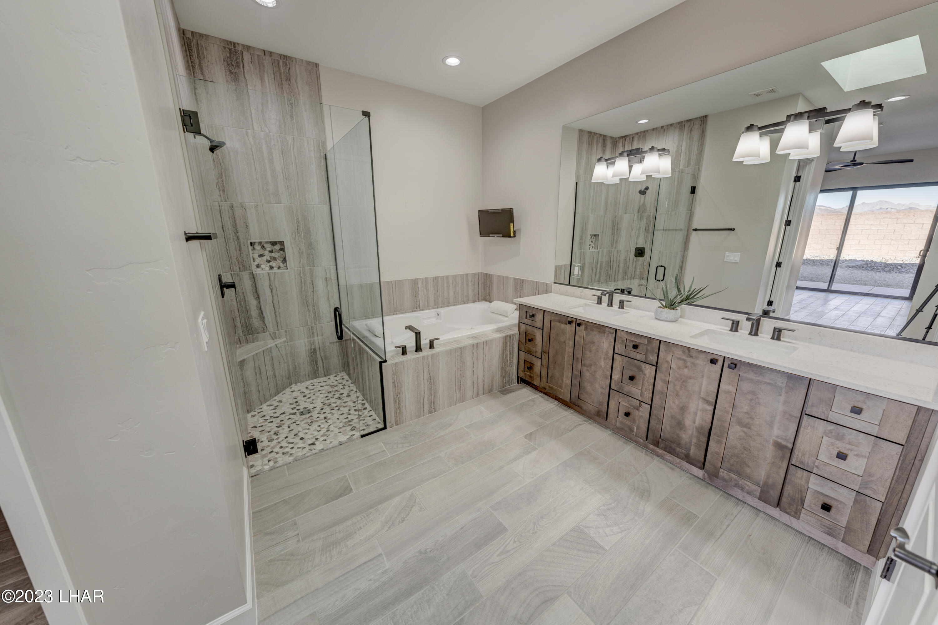 1824 The Jewel On-Your-Lot Plan