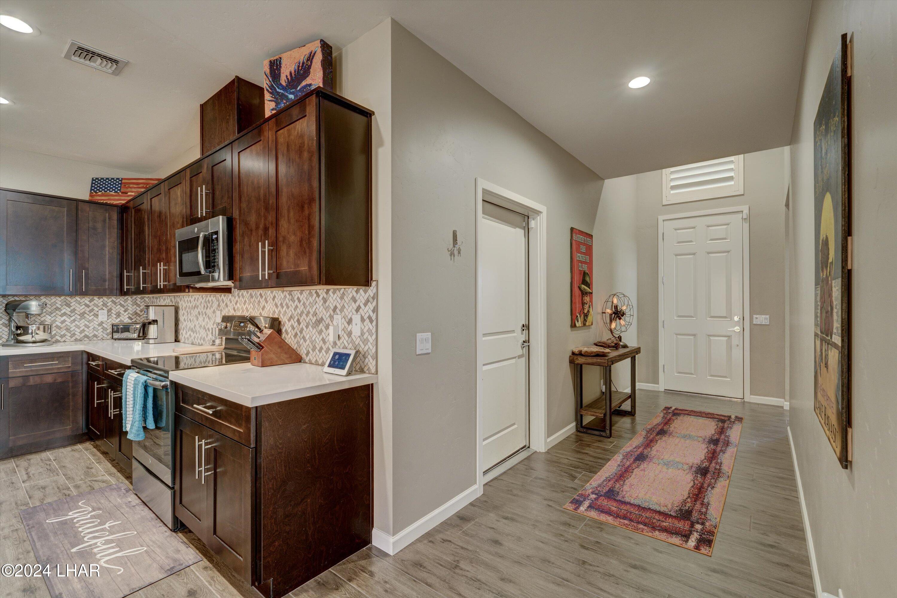 1306 Lobo Dr