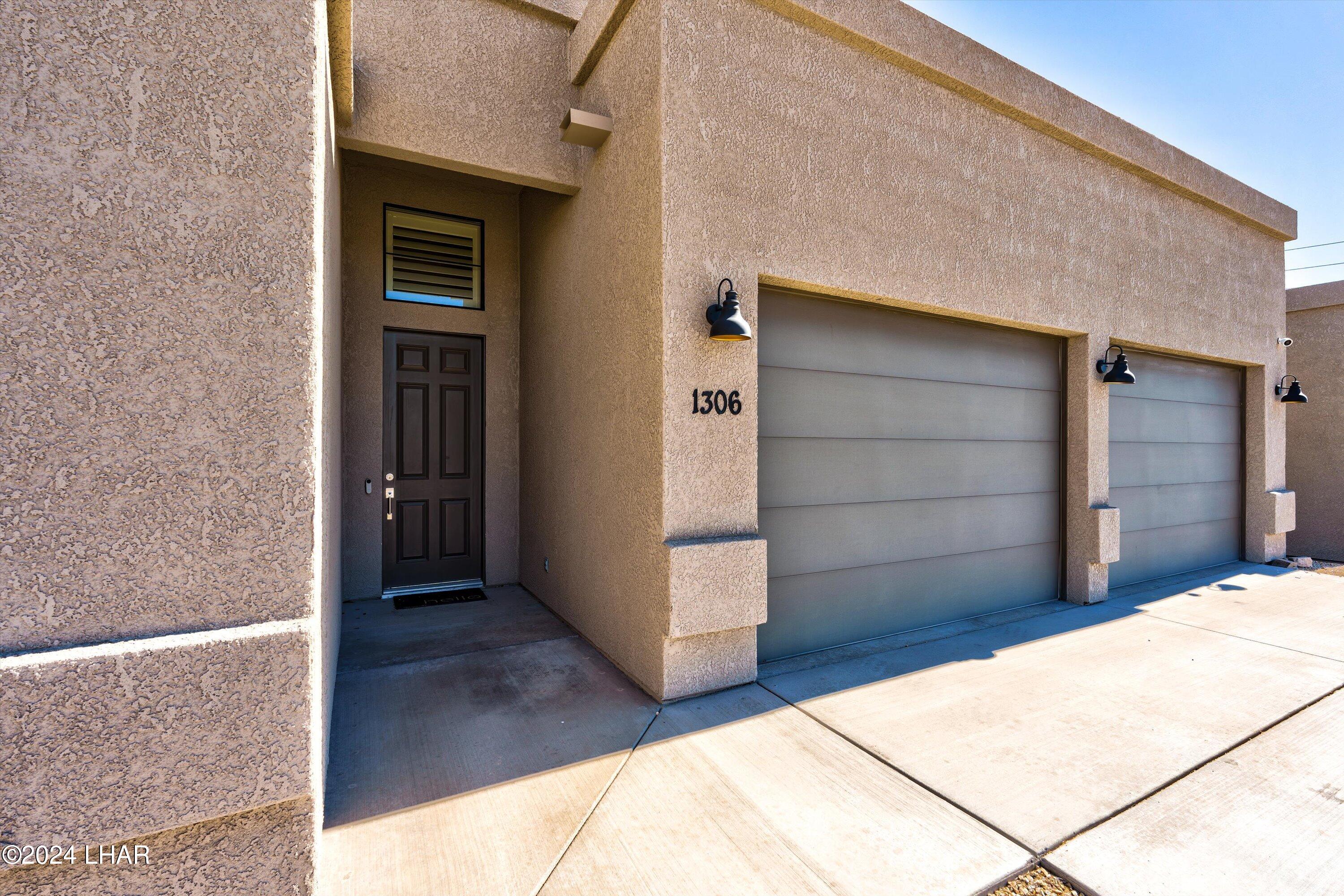 1306 Lobo Dr