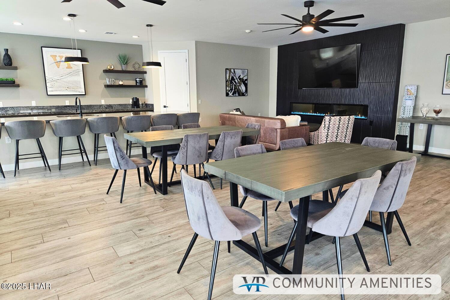 1542 E North View Dr