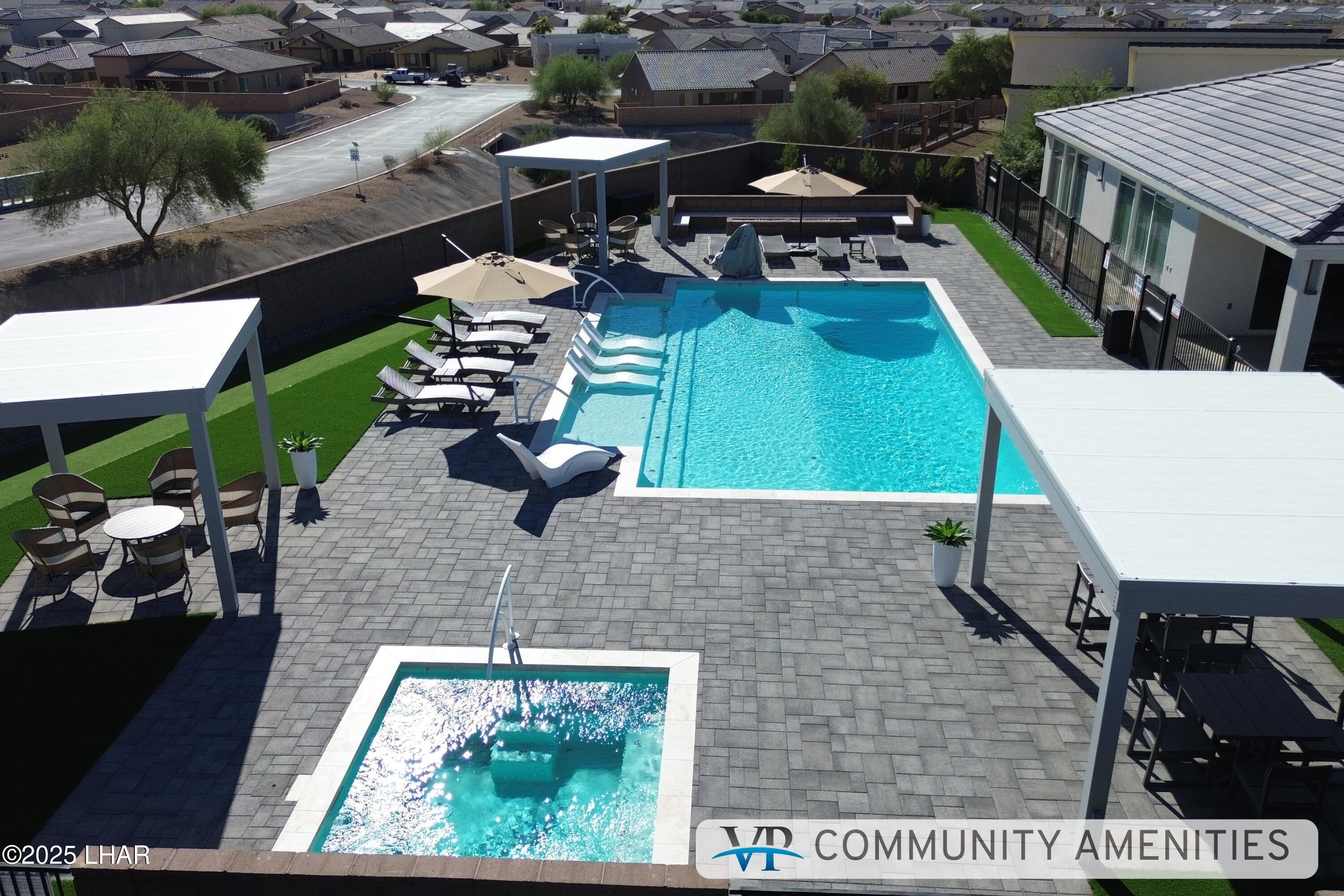 1542 E North View Dr