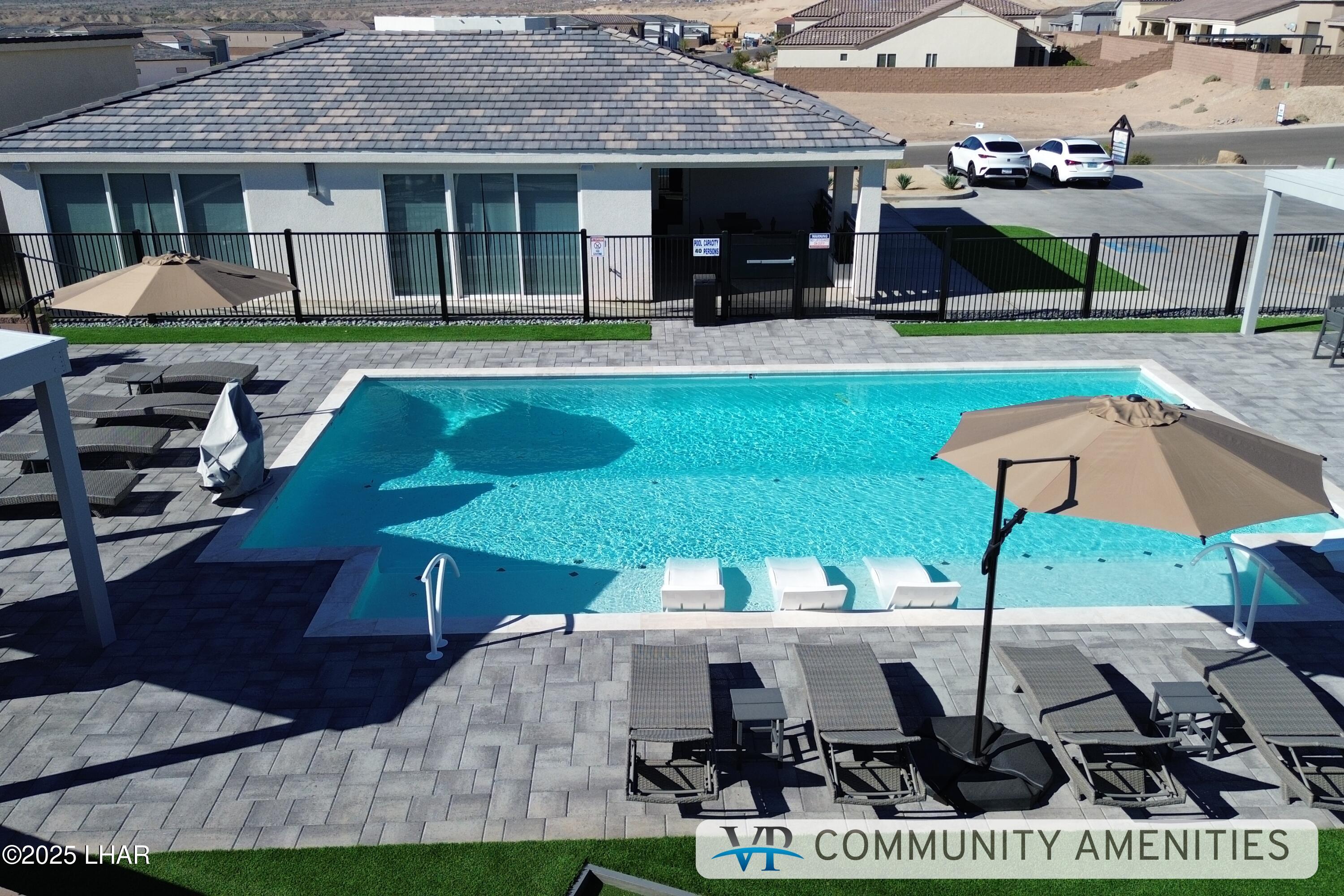 1550 E North View Dr