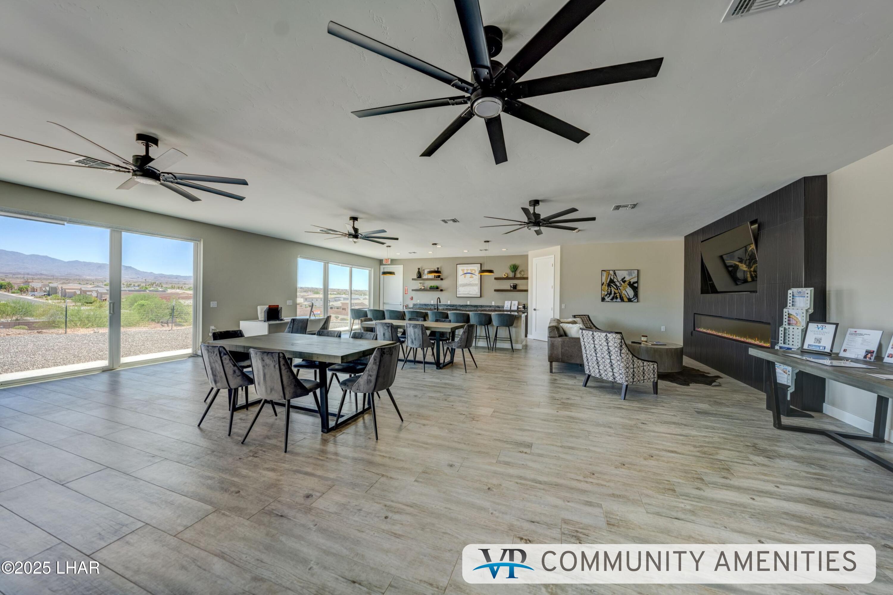 1550 E North View Dr