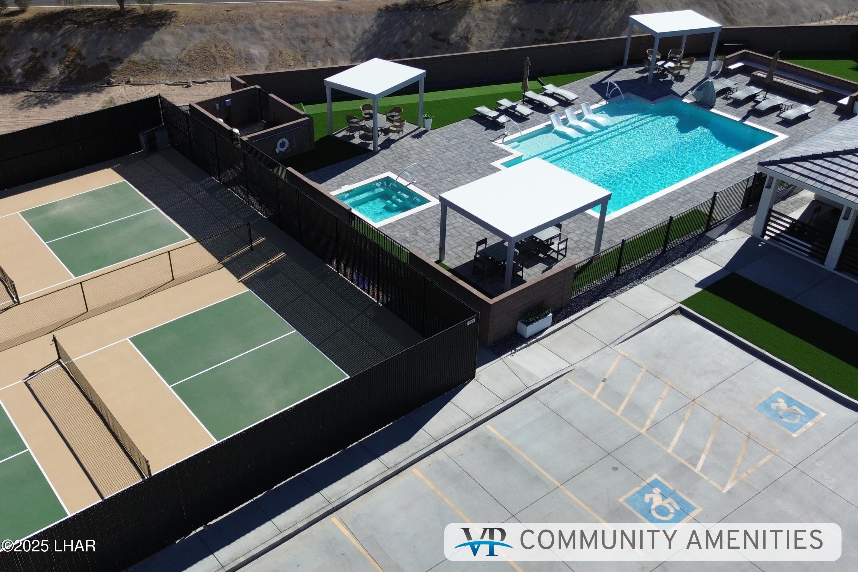 1550 E North View Dr