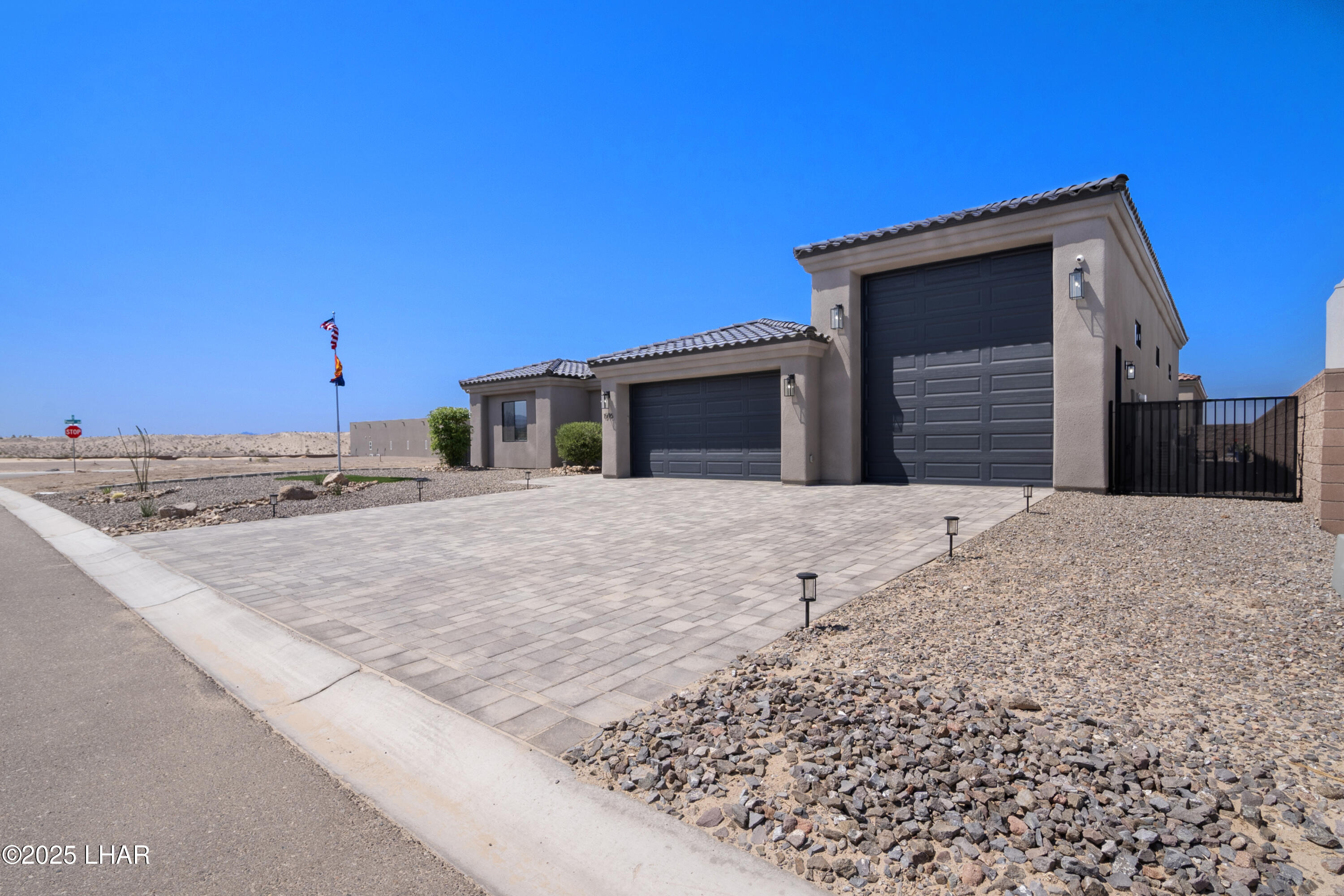 1596 E Cedar Dr