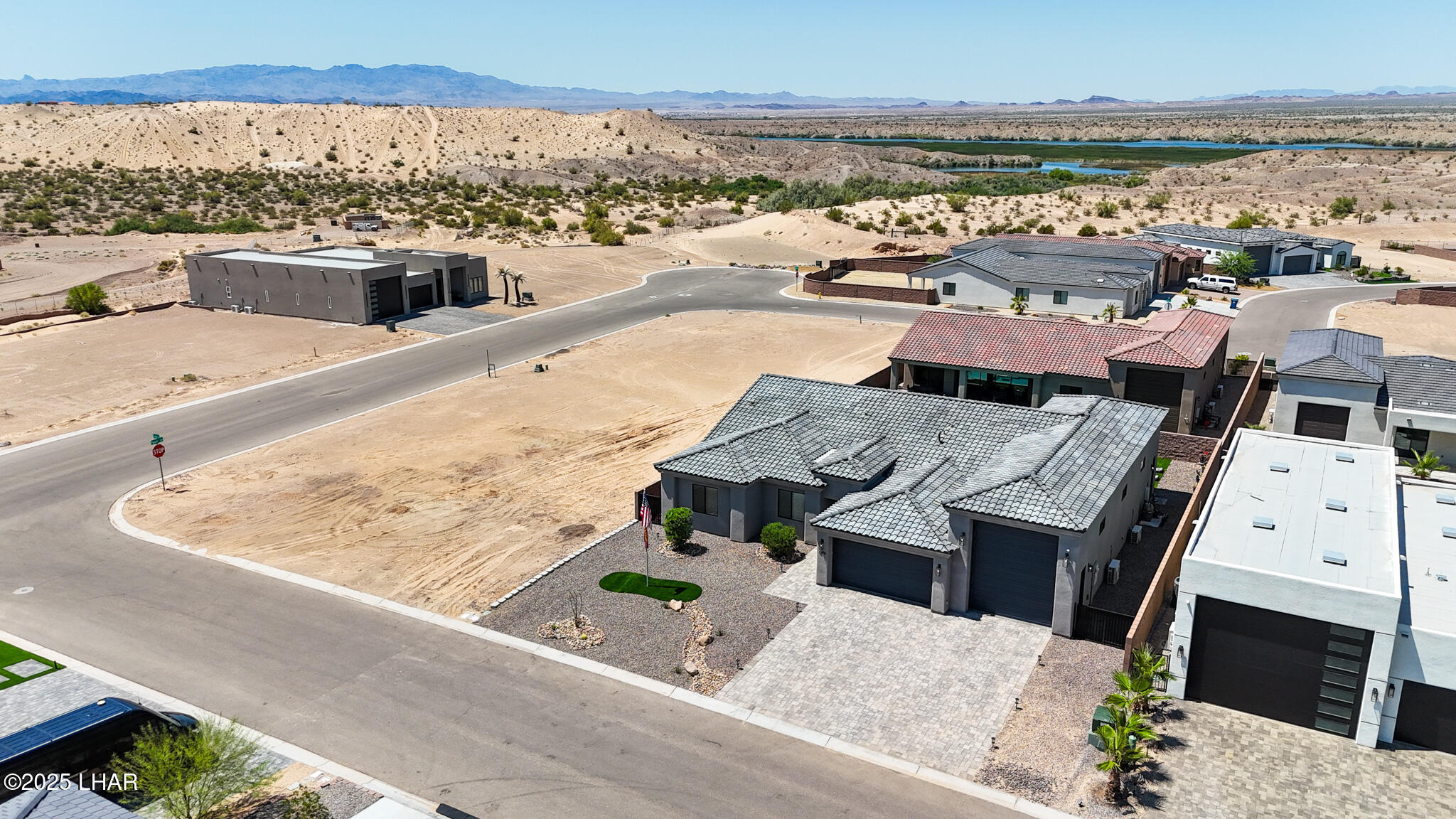 1596 E Cedar Dr