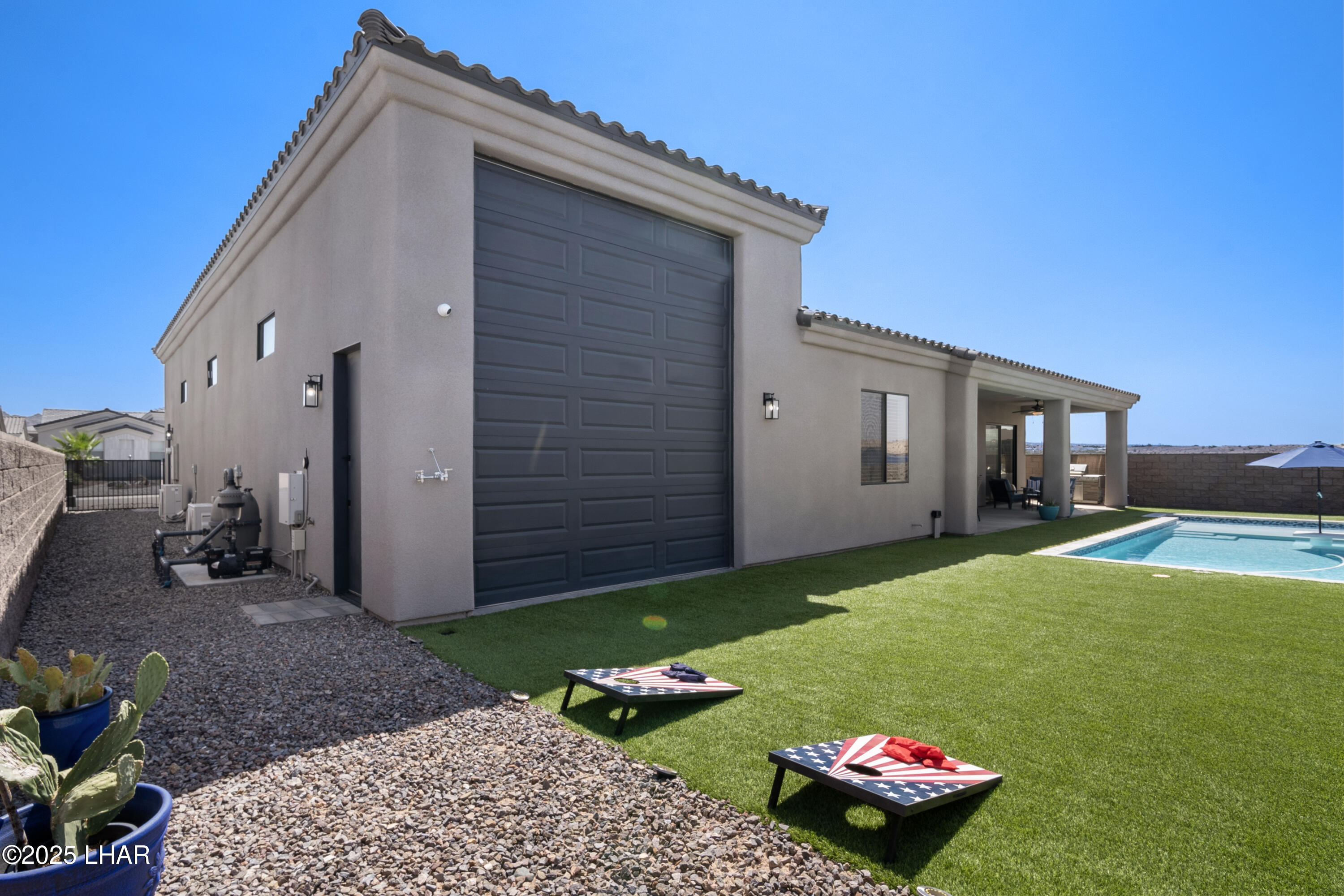 1596 E Cedar Dr
