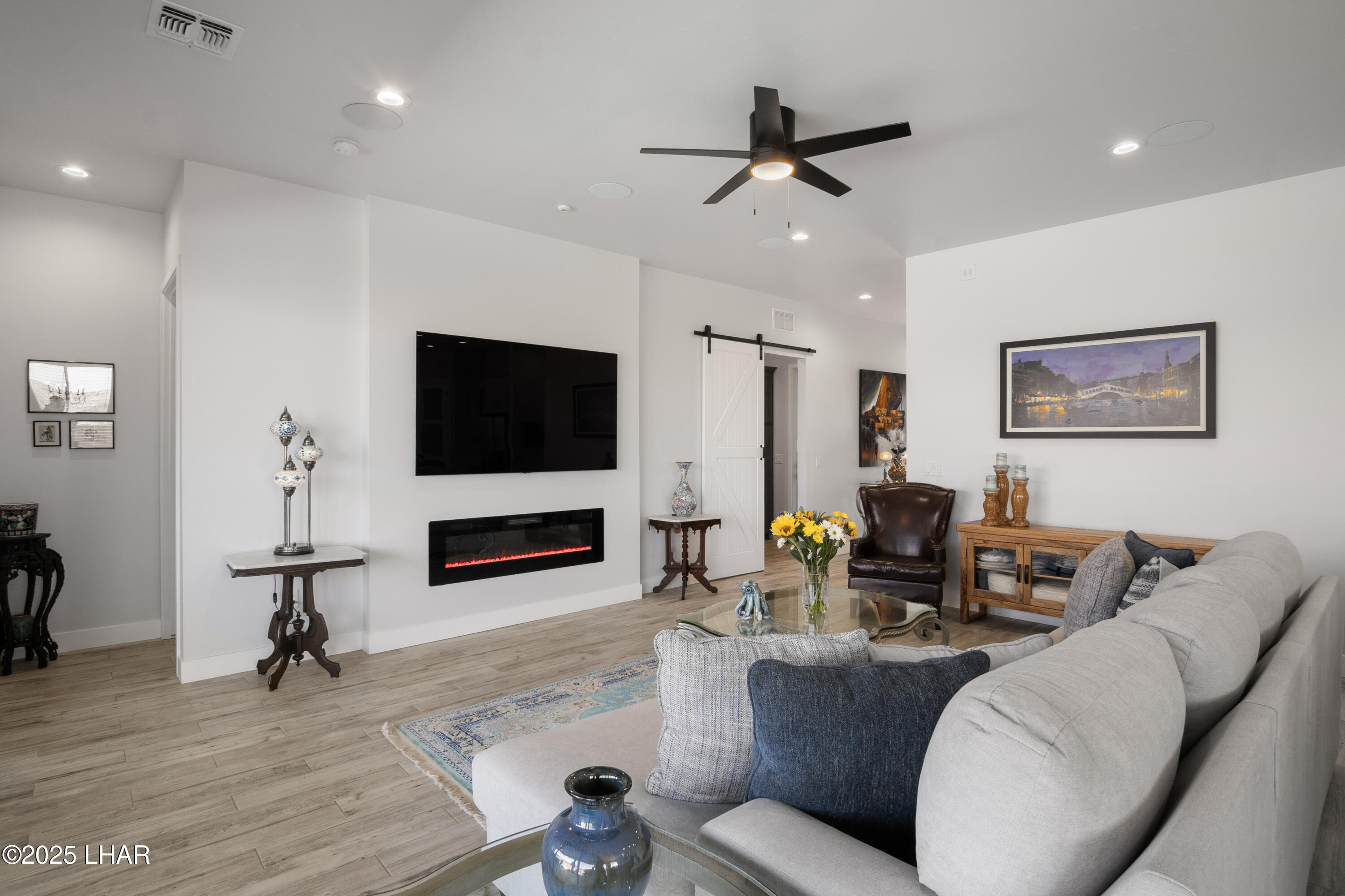 1596 E Cedar Dr