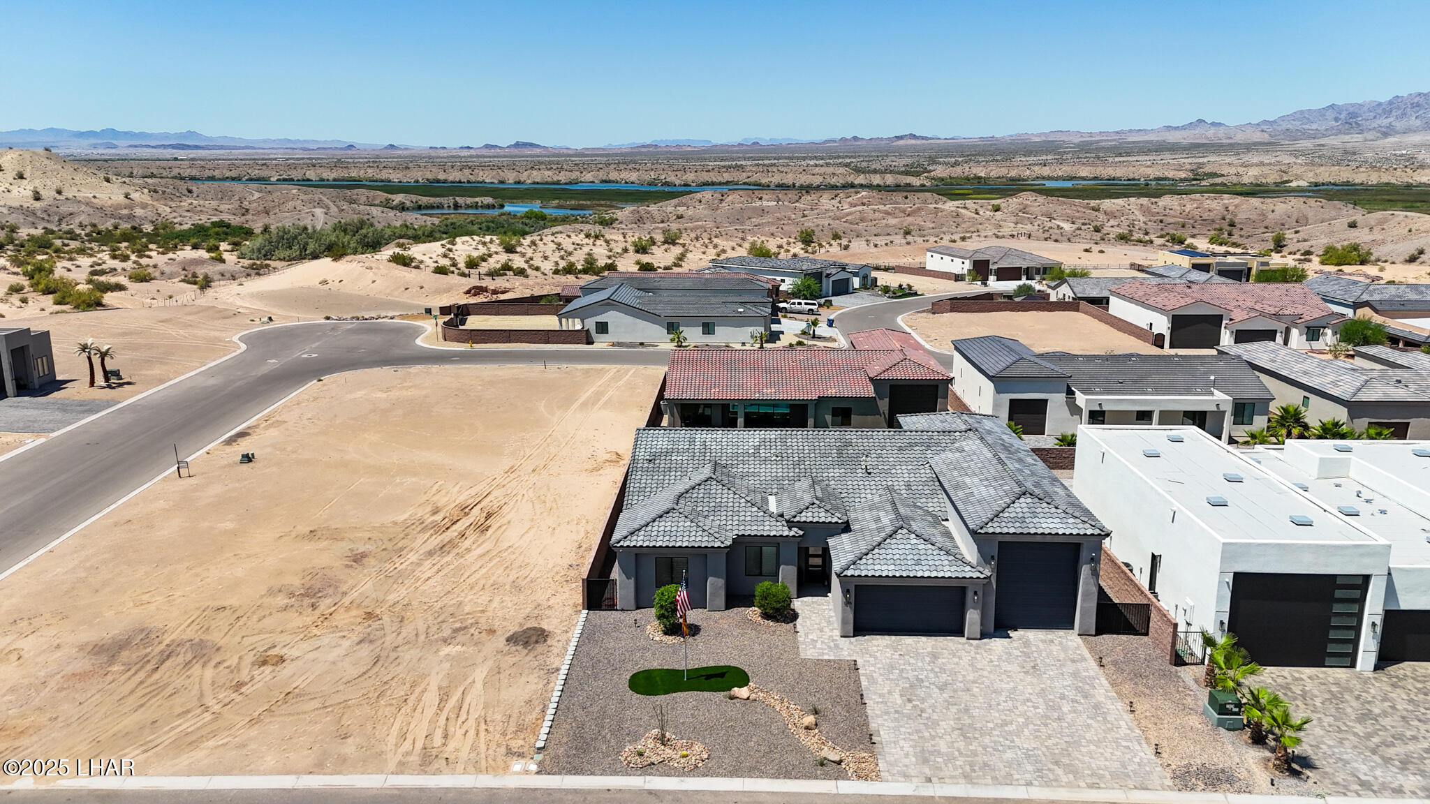 1596 E Cedar Dr