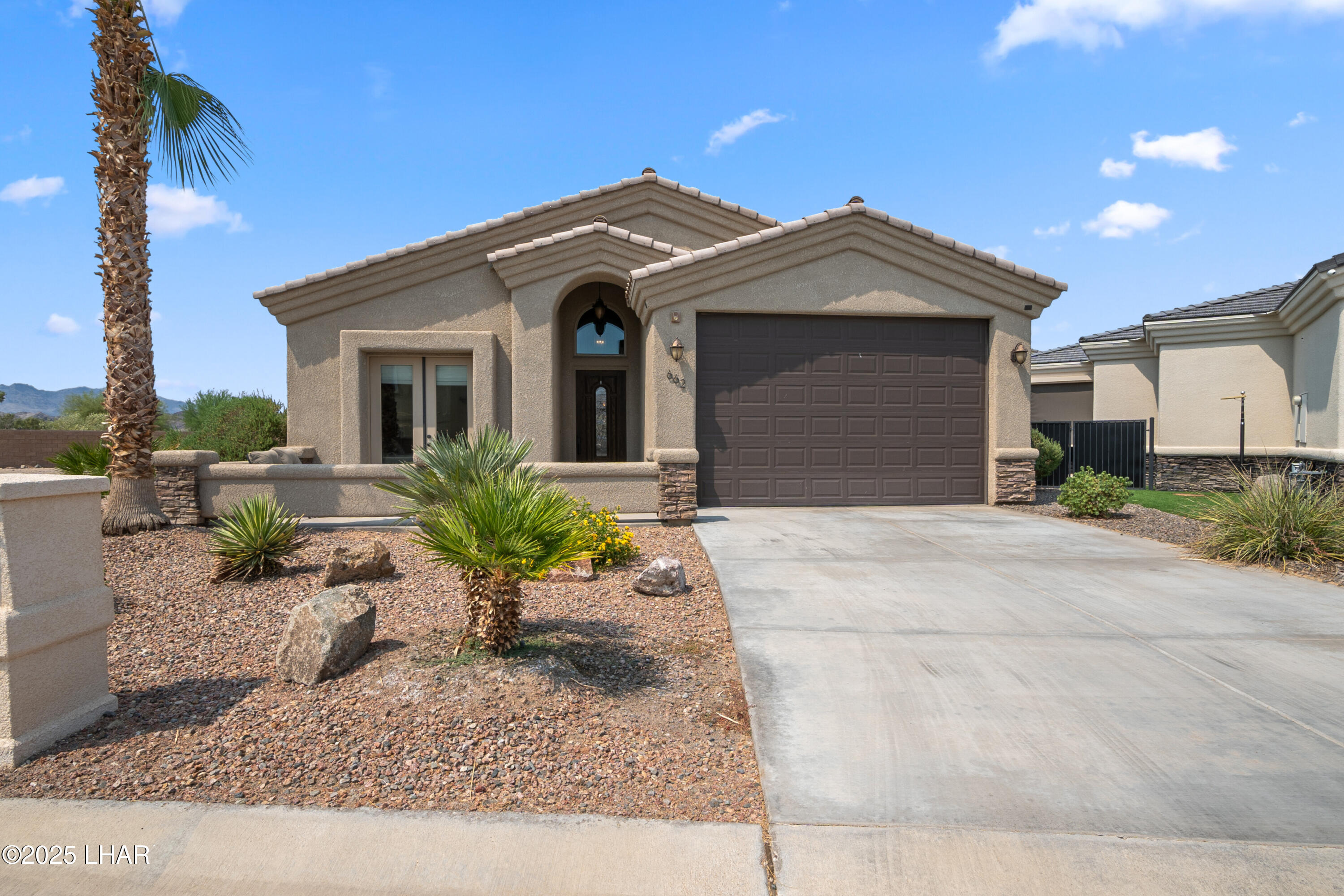 662 Island Dr