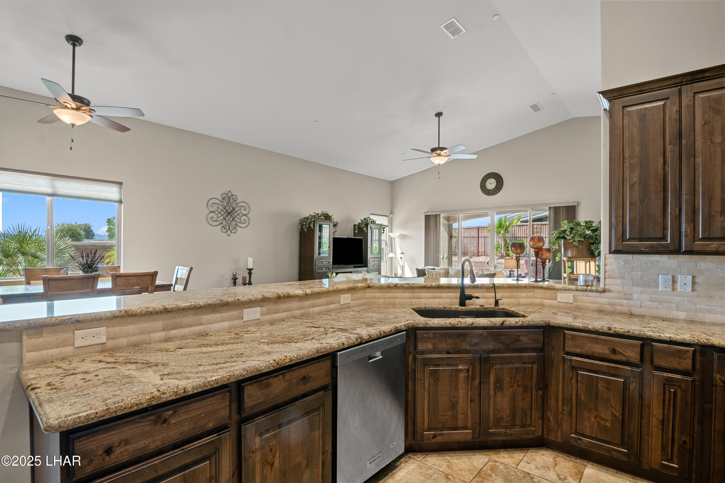 662 Island Dr