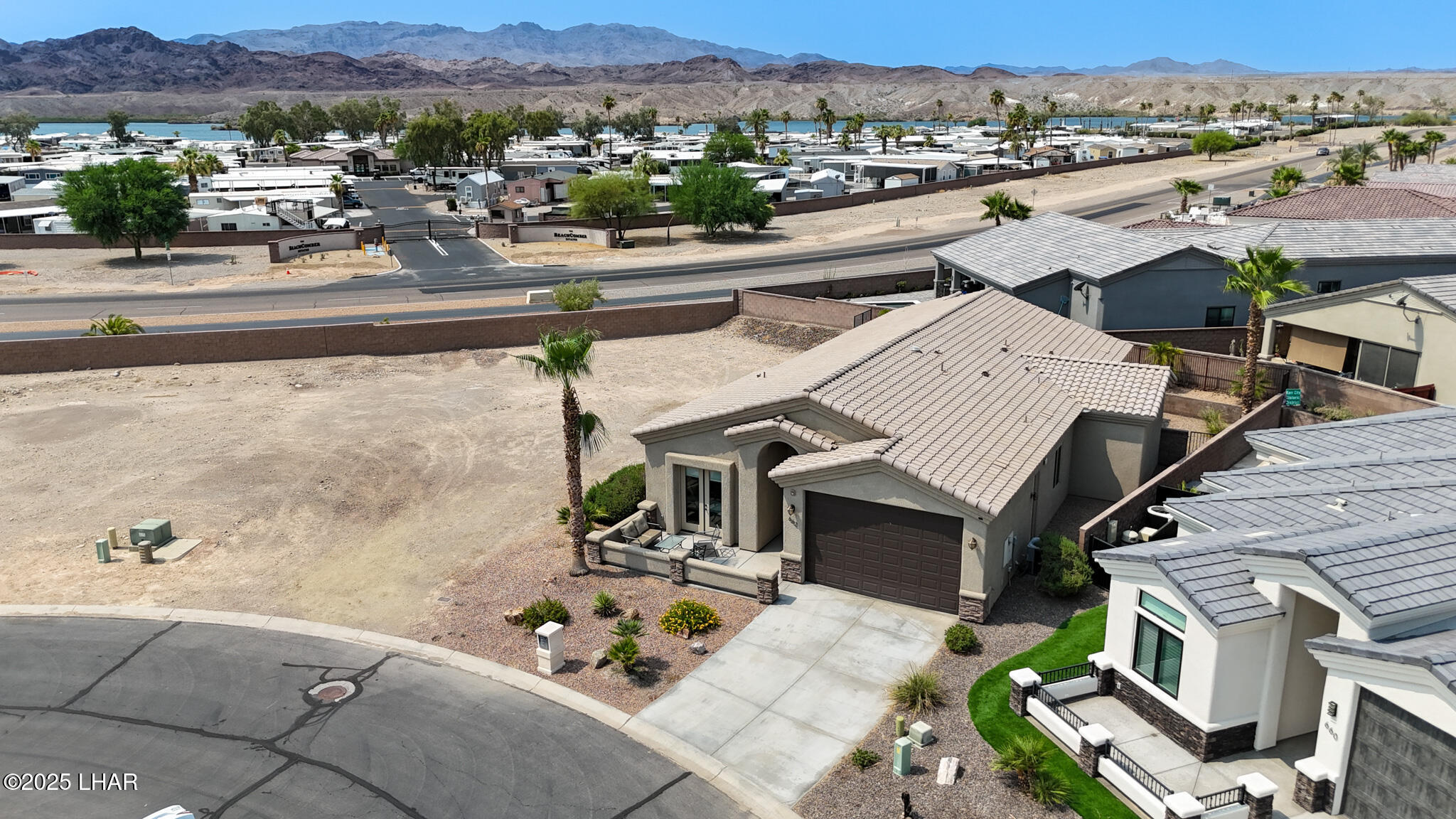 662 Island Dr