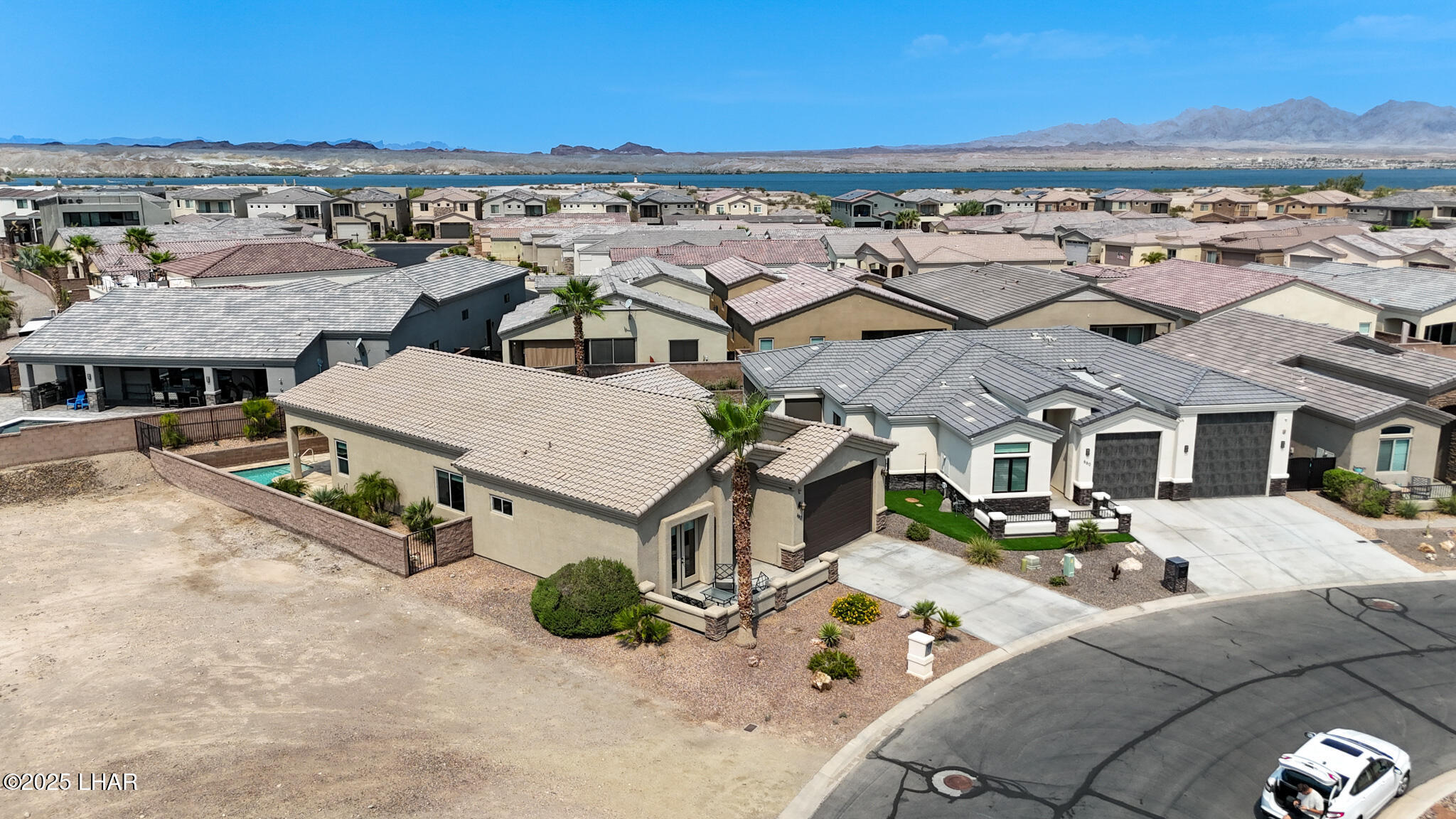 662 Island Dr