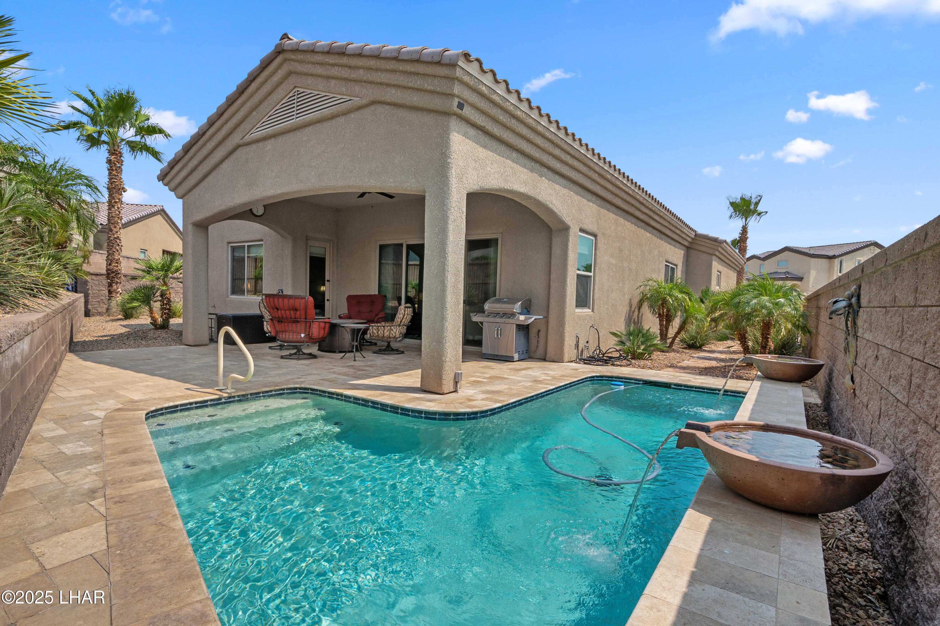 662 Island Dr
