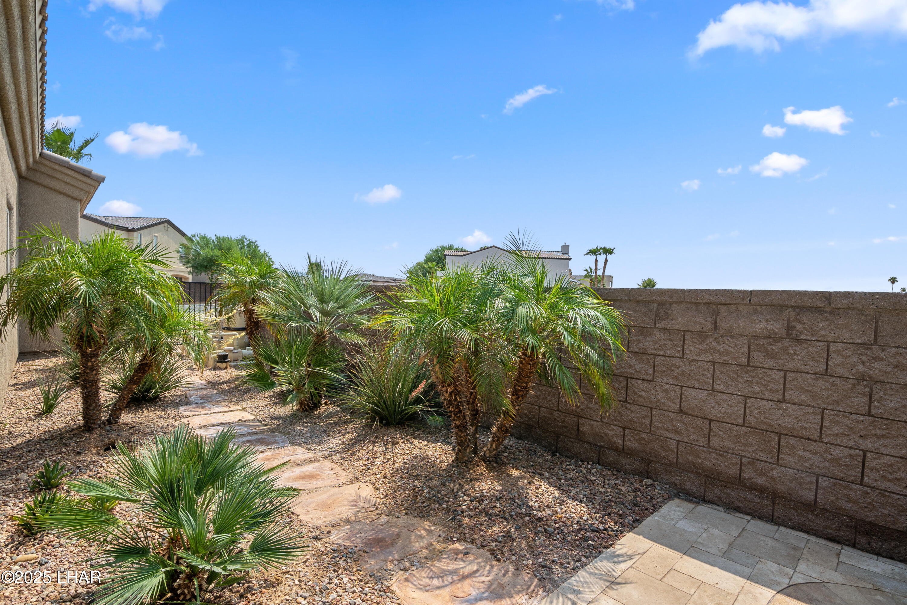 662 Island Dr