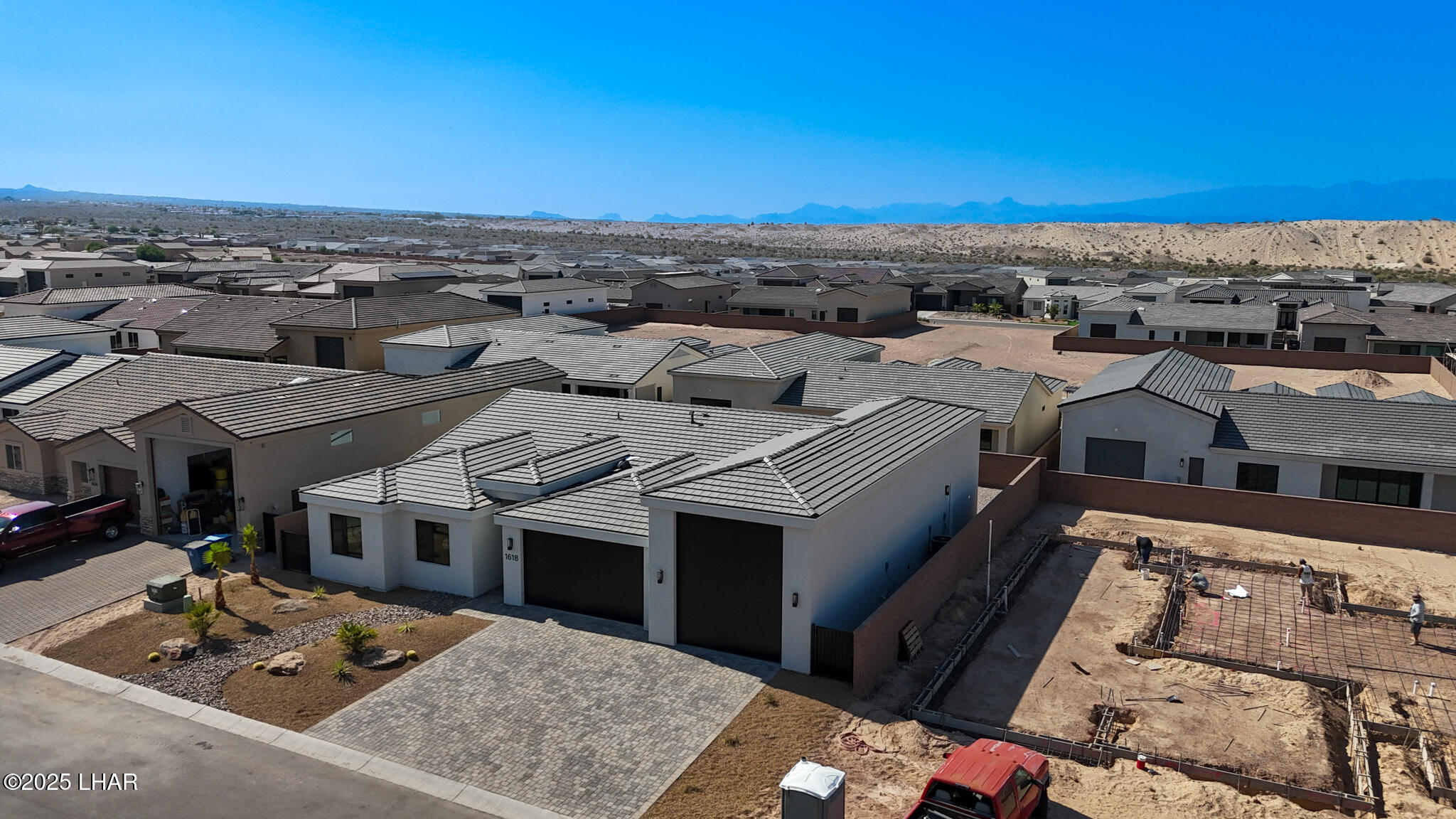 1618 E Sandra Dr, L