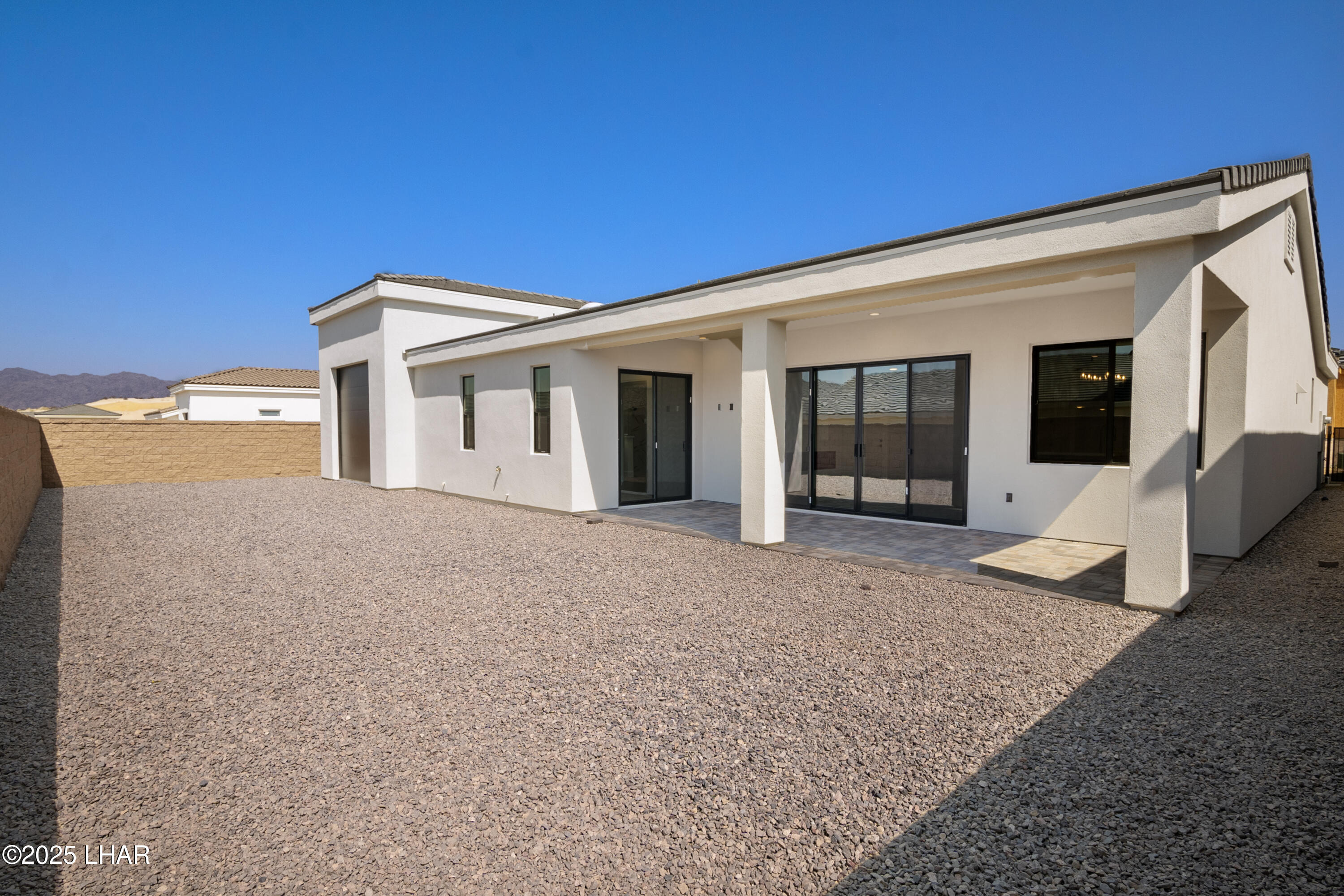 1618 E Sandra Dr, L