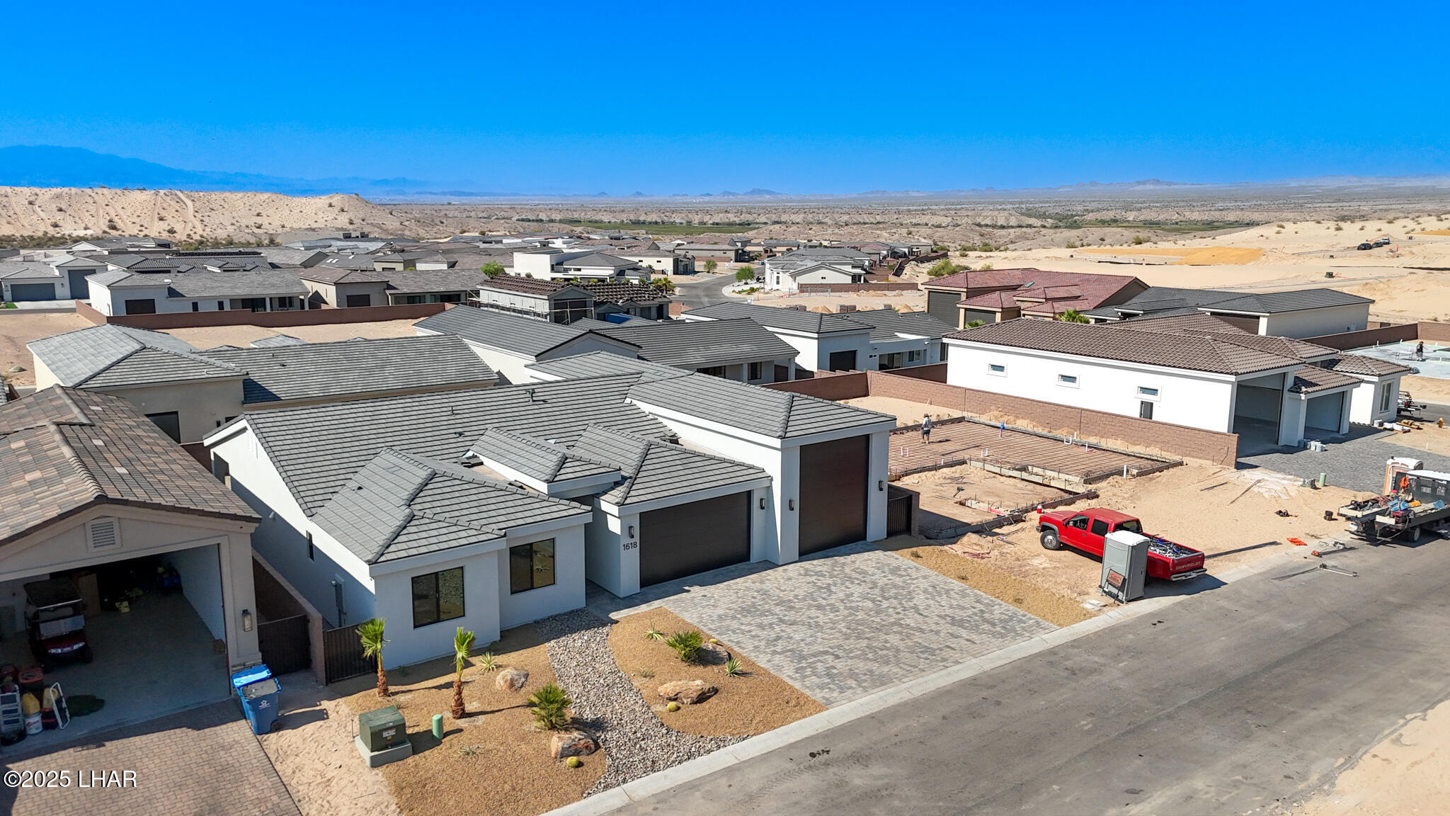 1618 E Sandra Dr, L