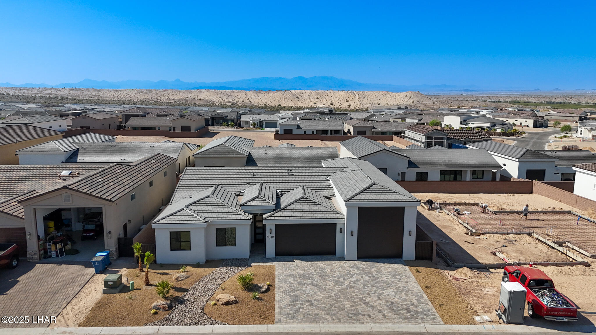 1618 E Sandra Dr, L