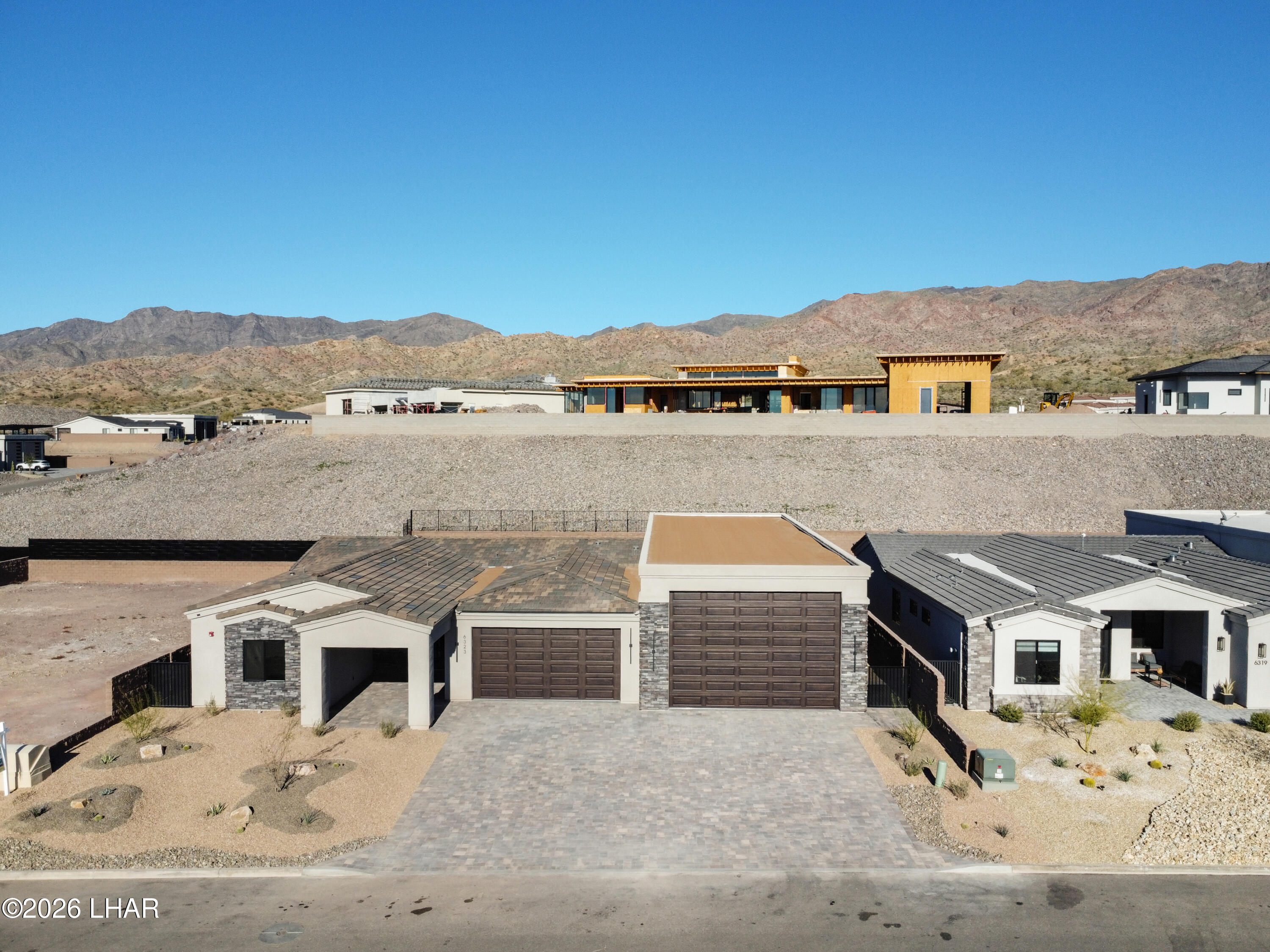 6323 Avienda De Las Colinas