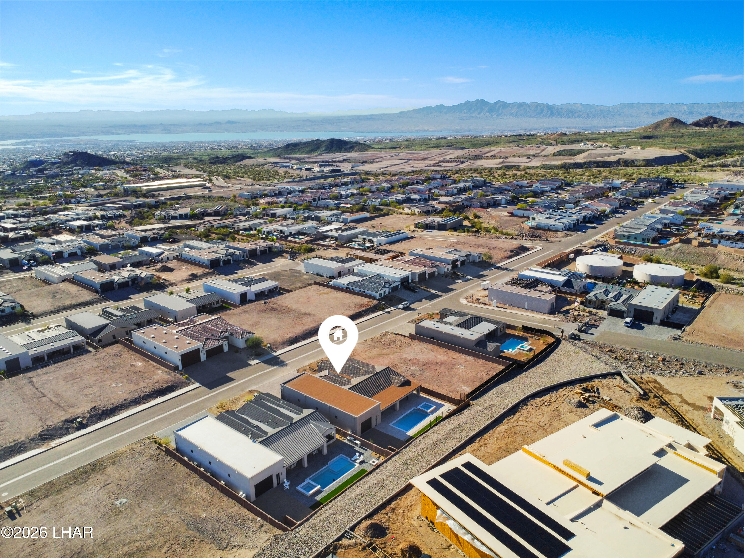 6323 Avienda De Las Colinas