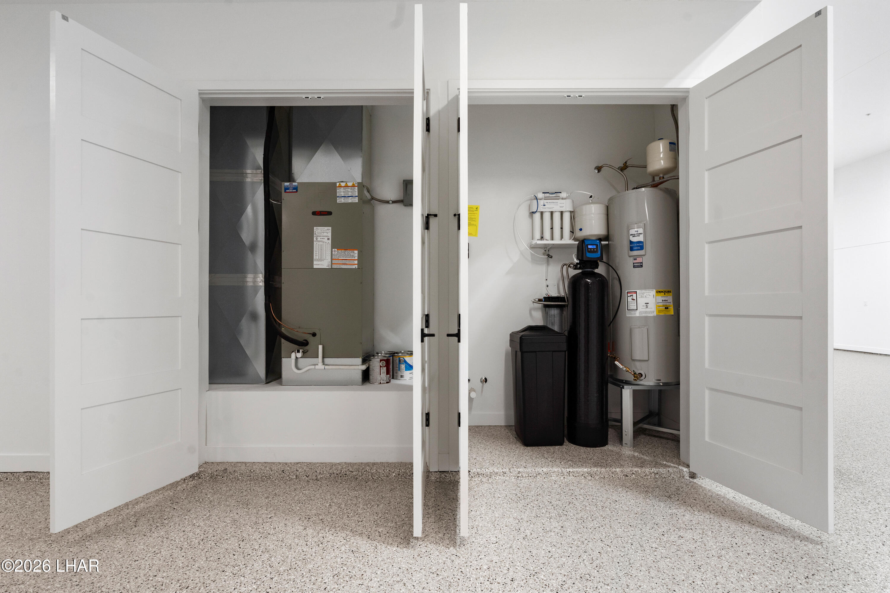 6323 Avienda De Las Colinas