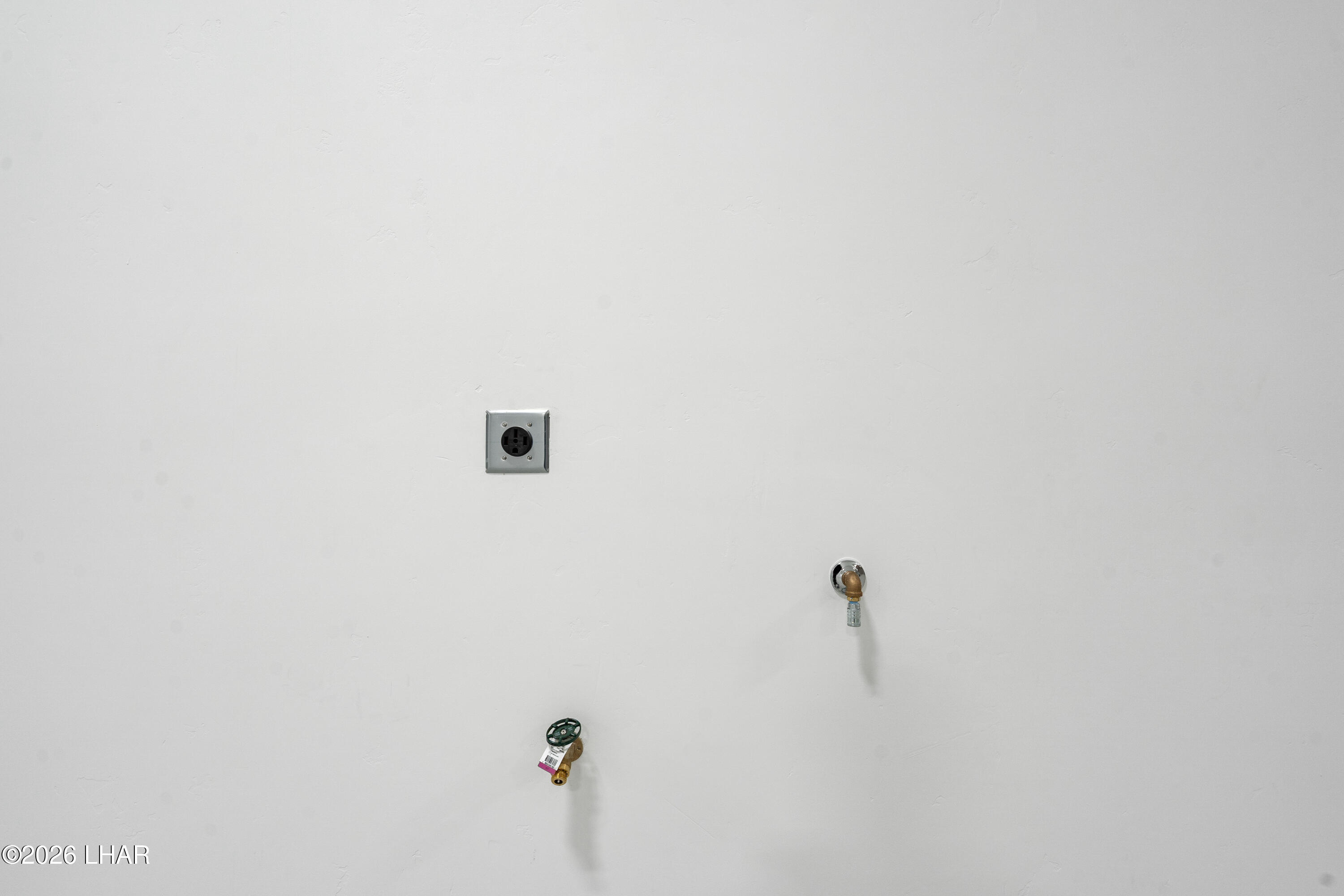 6323 Avienda De Las Colinas